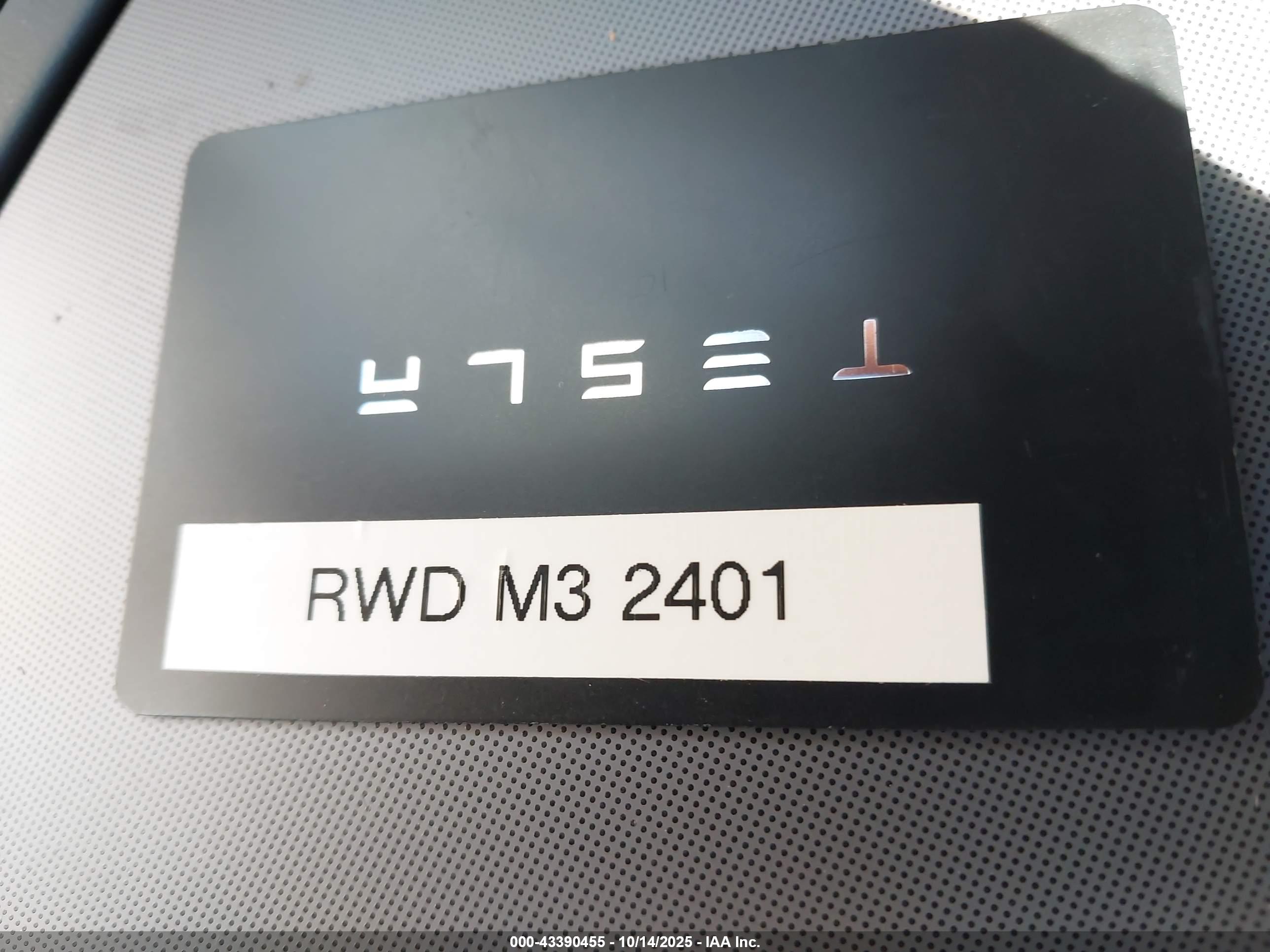TESLA MODEL image 11