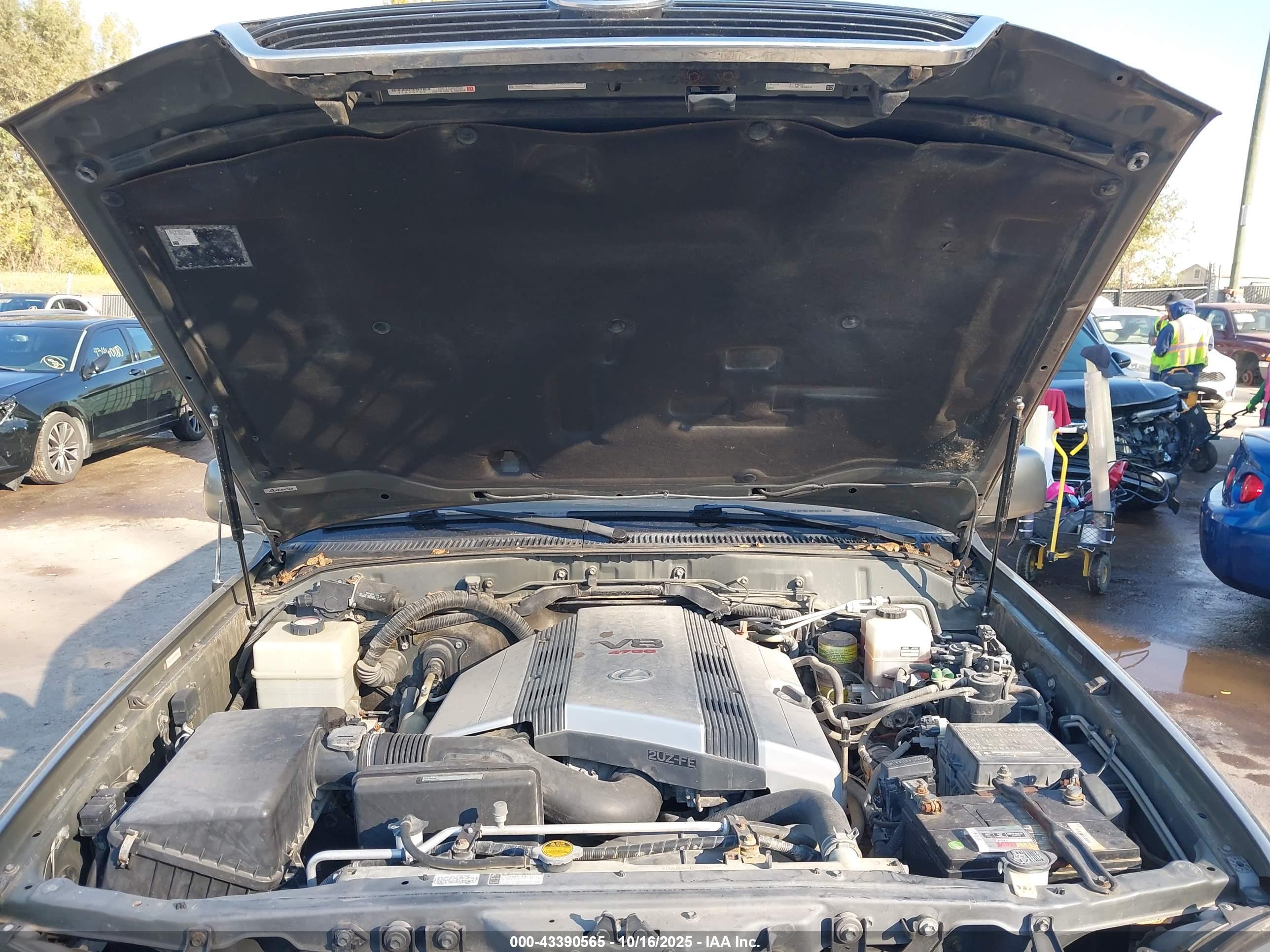 LEXUS LX image 10