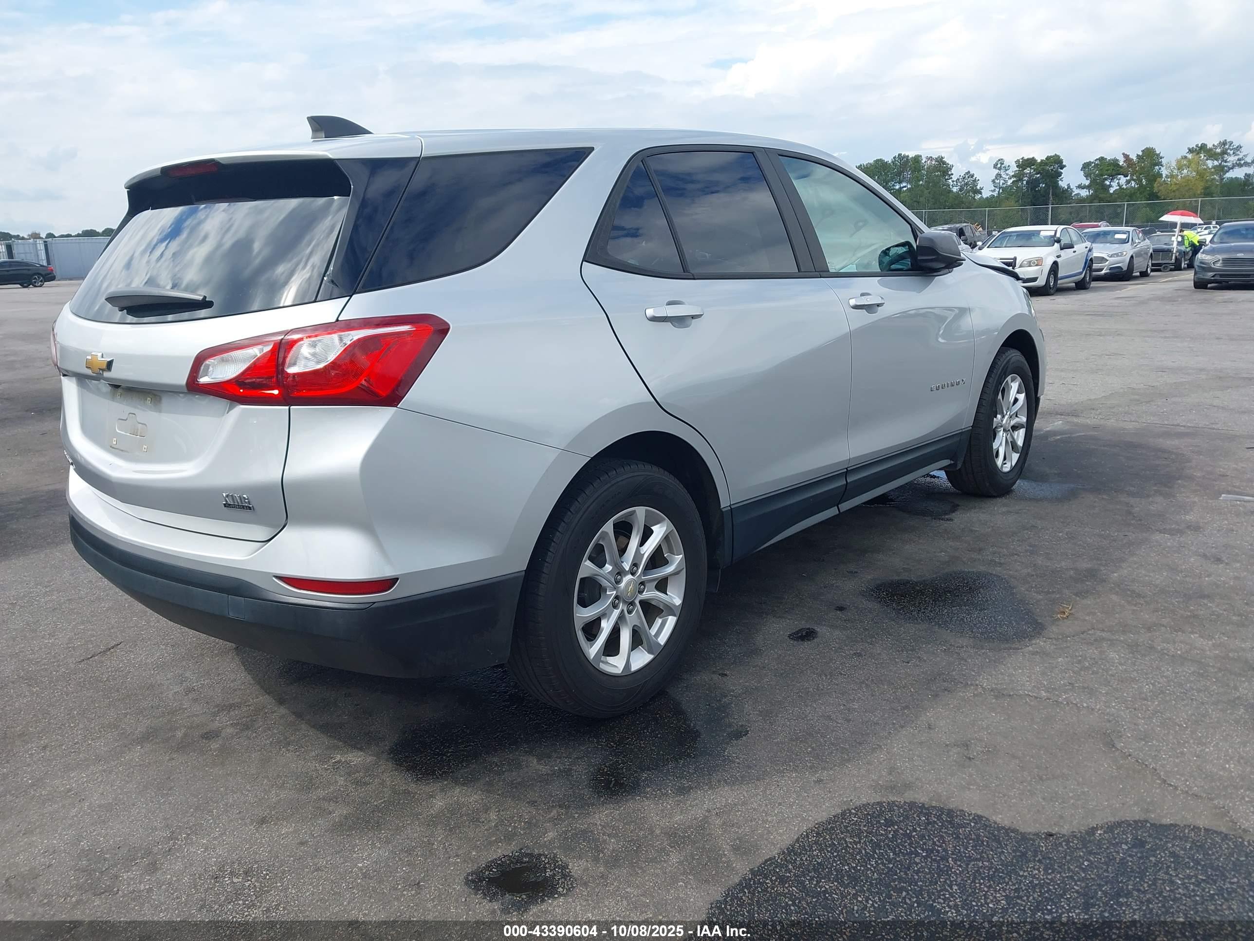 CHEVROLET EQUINOX image 4