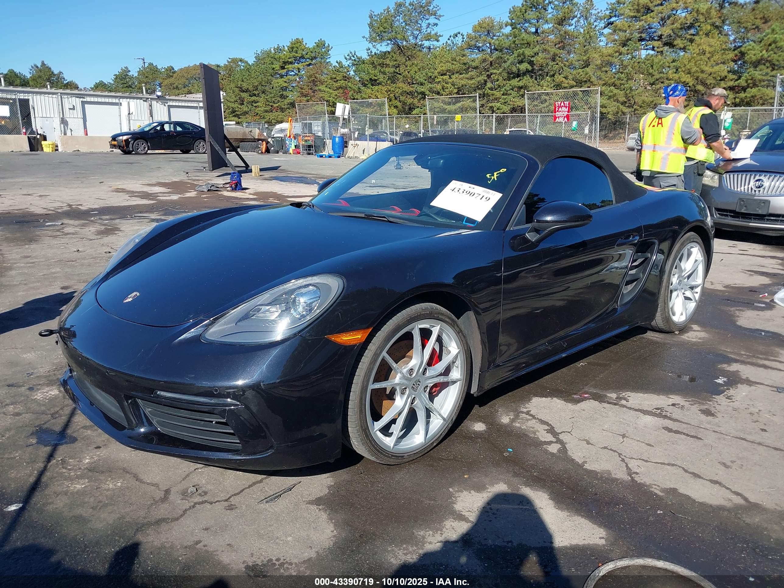 PORSCHE 718 image 2