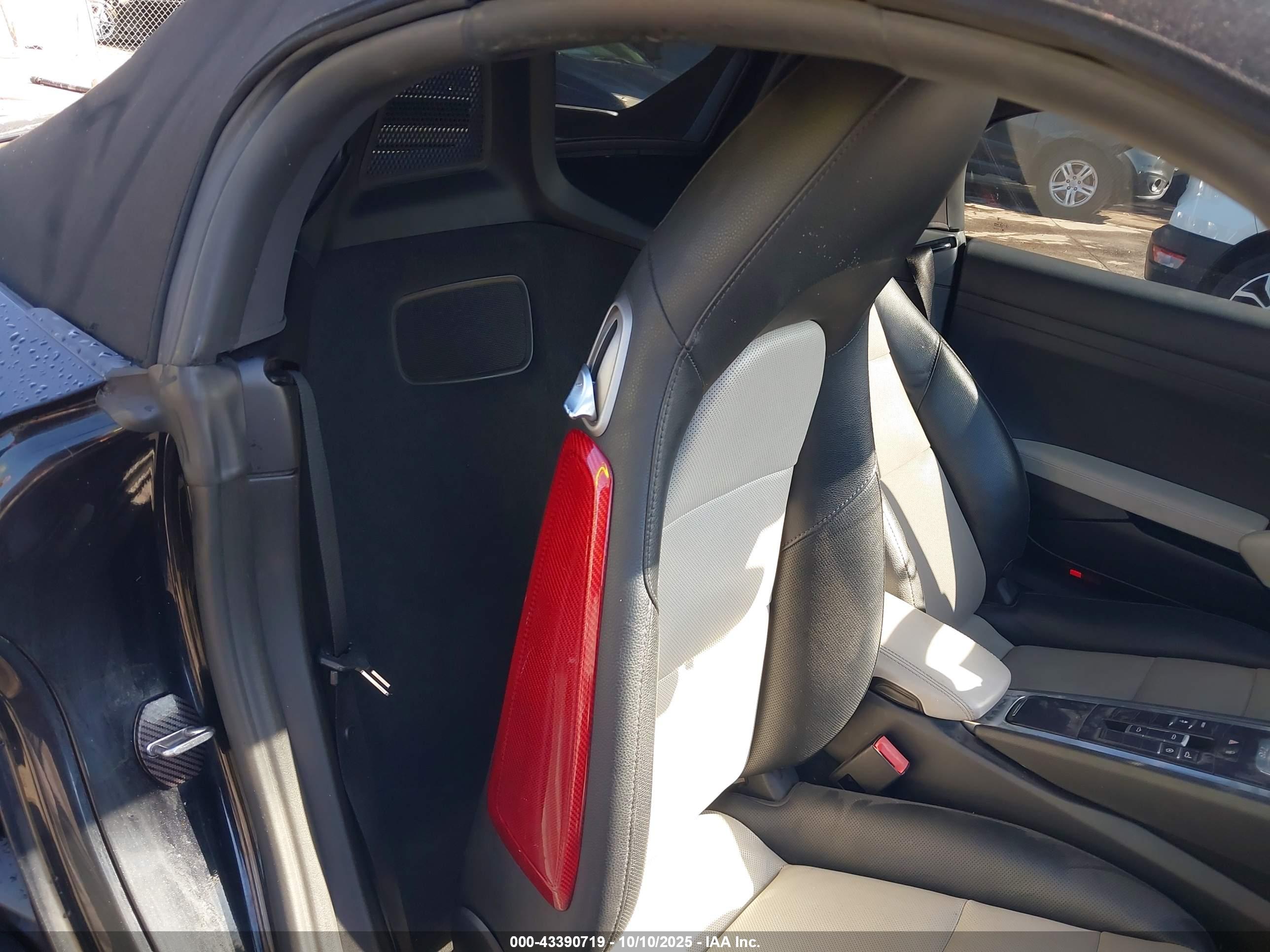 PORSCHE 718 image 8