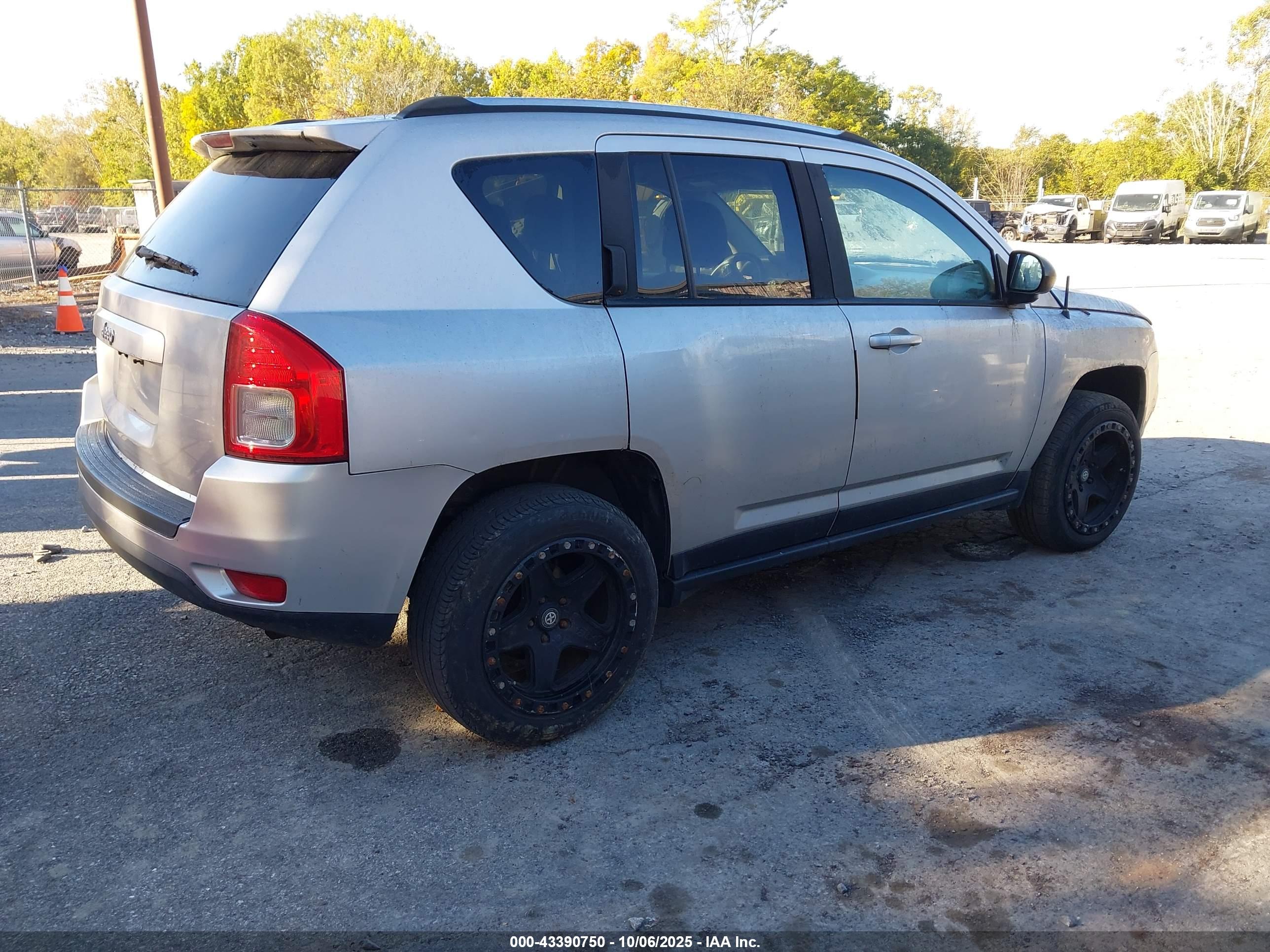 JEEP COMPASS image 4