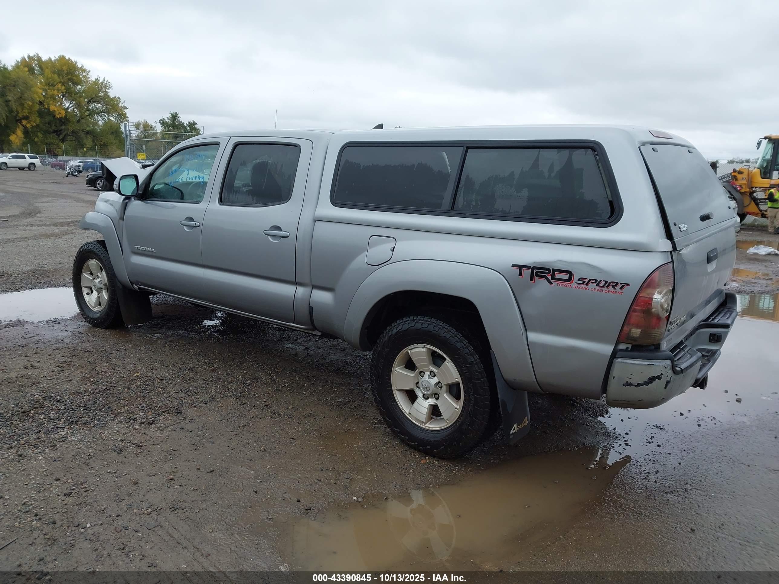 TOYOTA TACOMA image 3