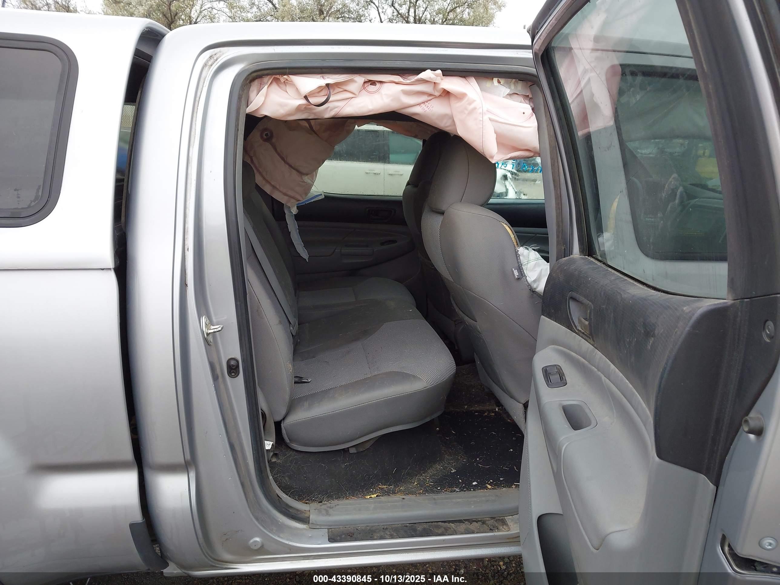 TOYOTA TACOMA image 8