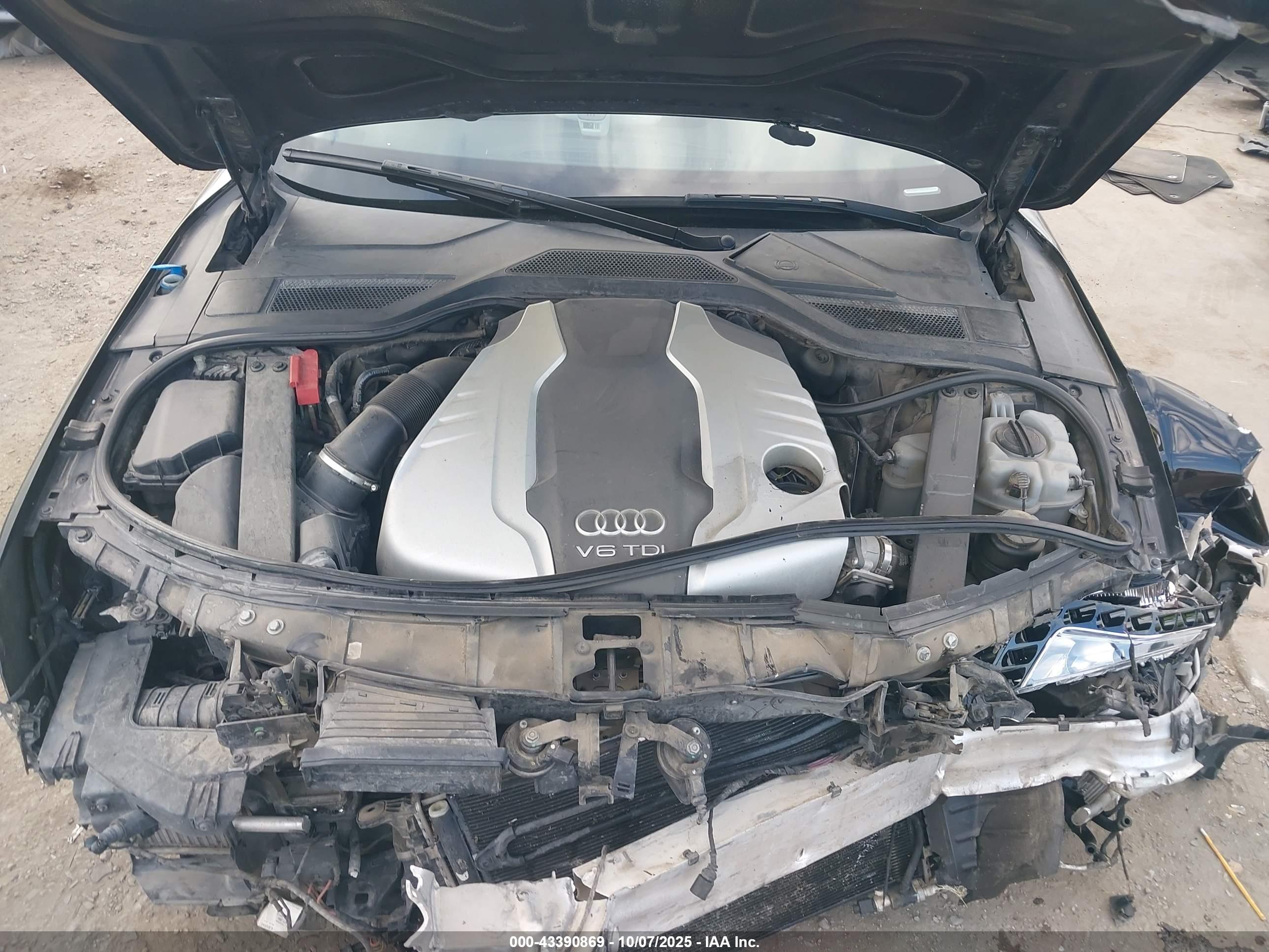 AUDI A8 image 10