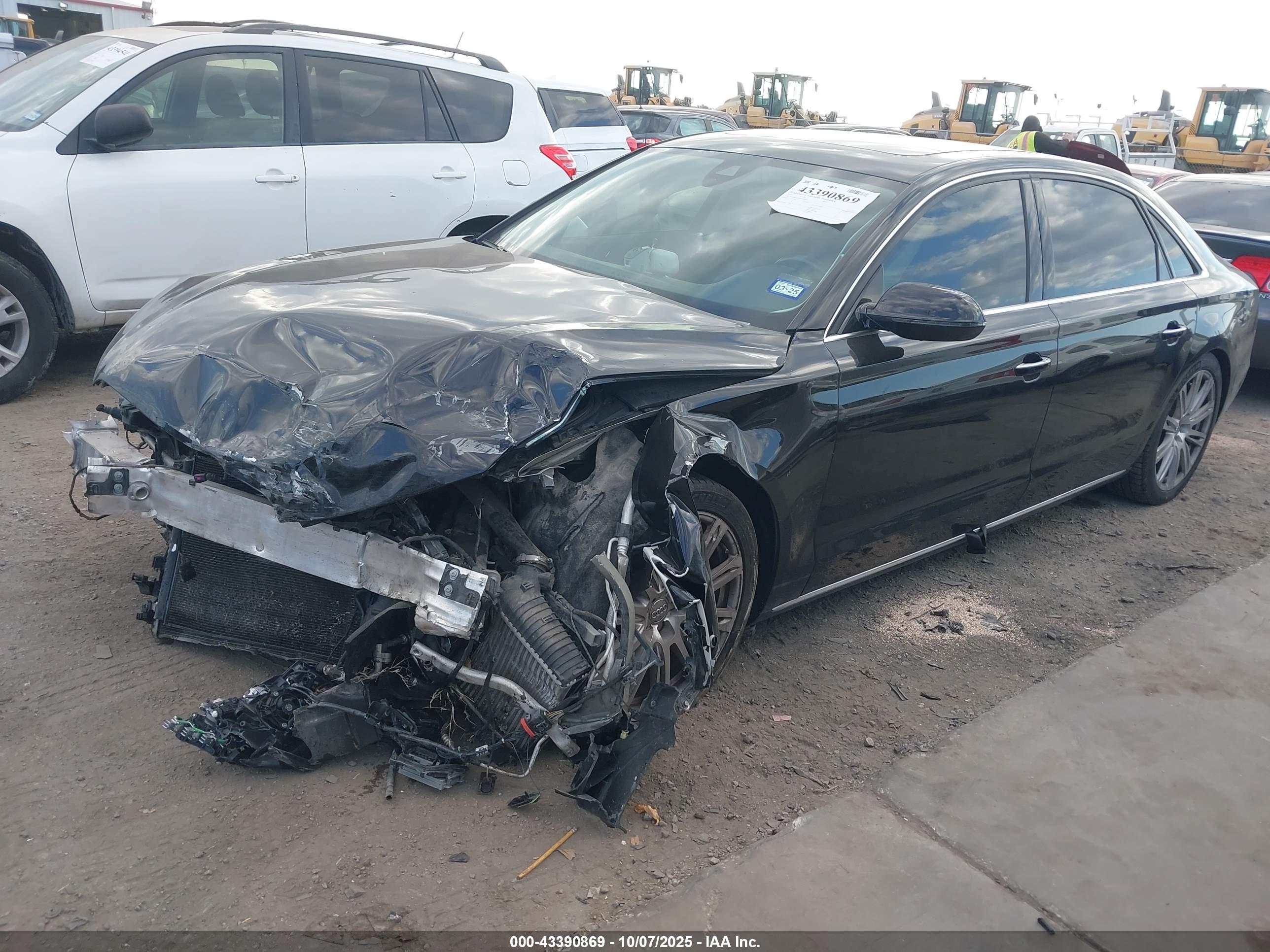 AUDI A8 image 2
