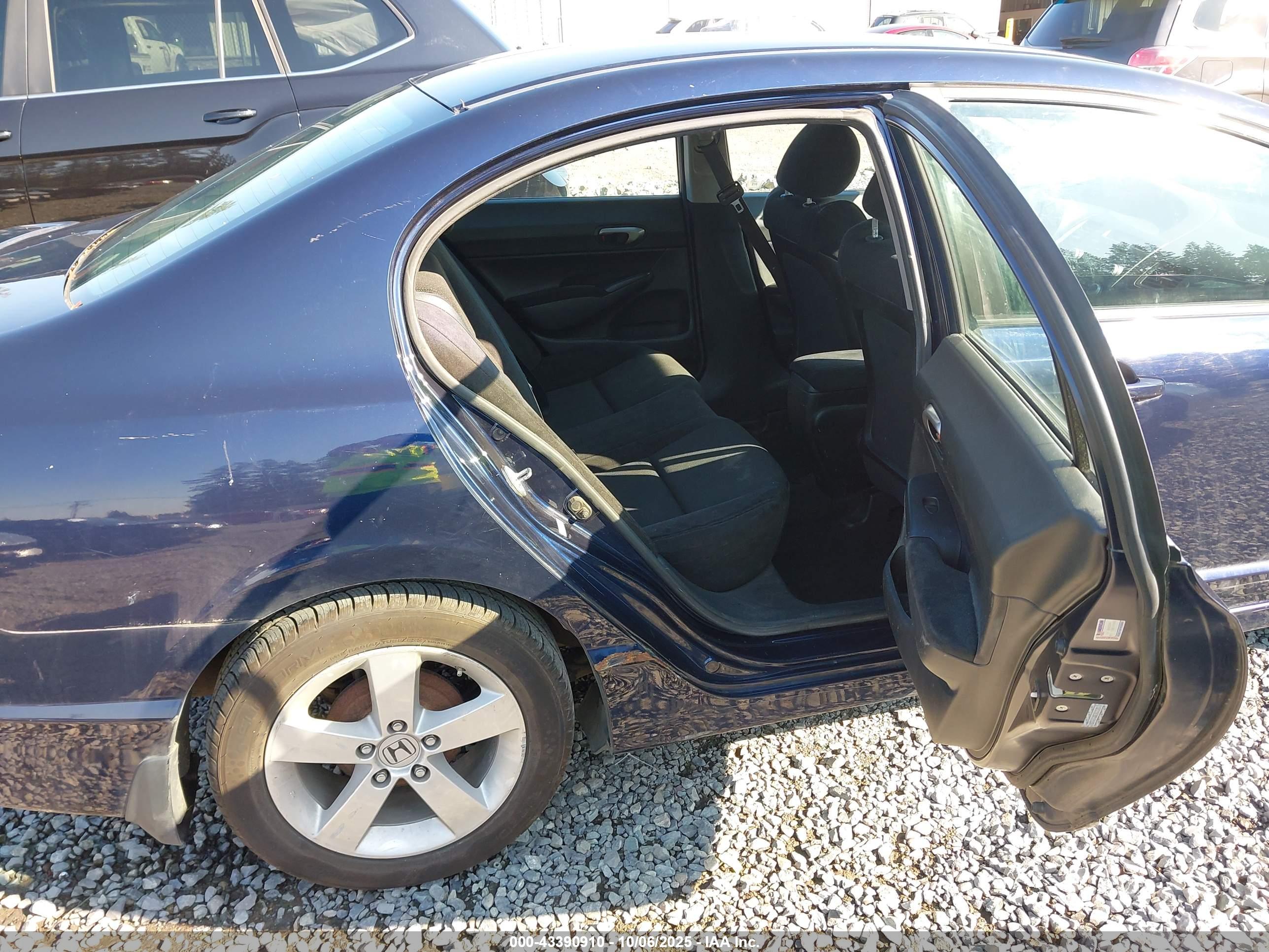 HONDA CIVIC image 8