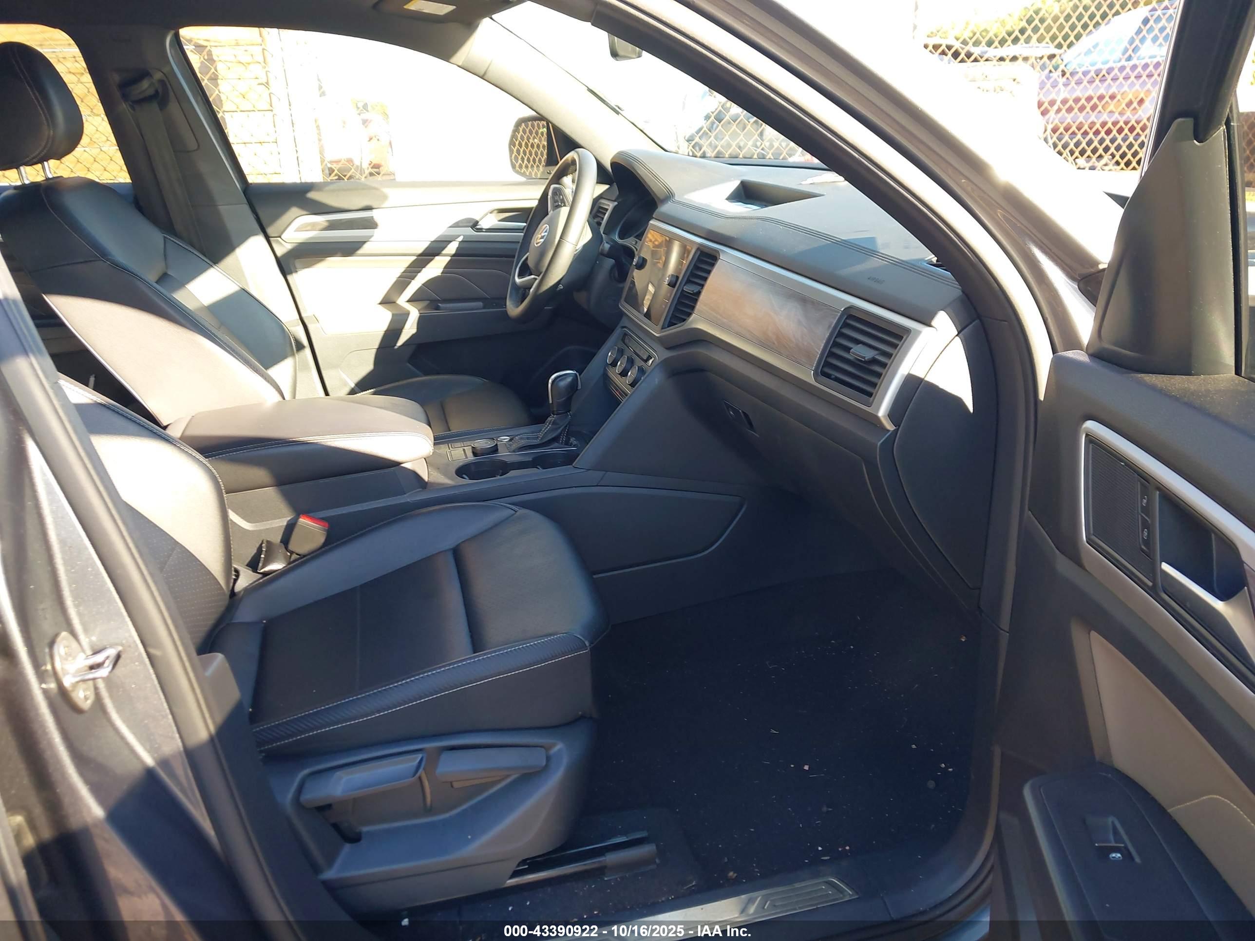 VOLKSWAGEN ATLAS image 5
