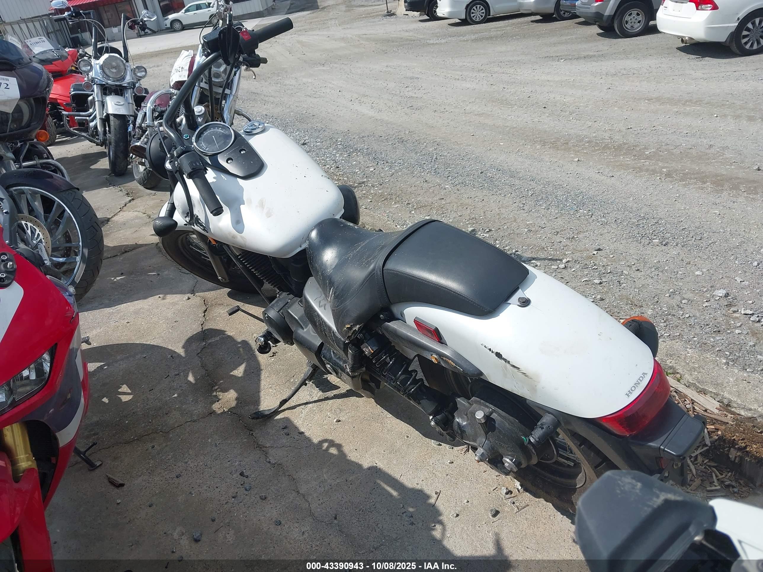 HONDA VT750 image 3