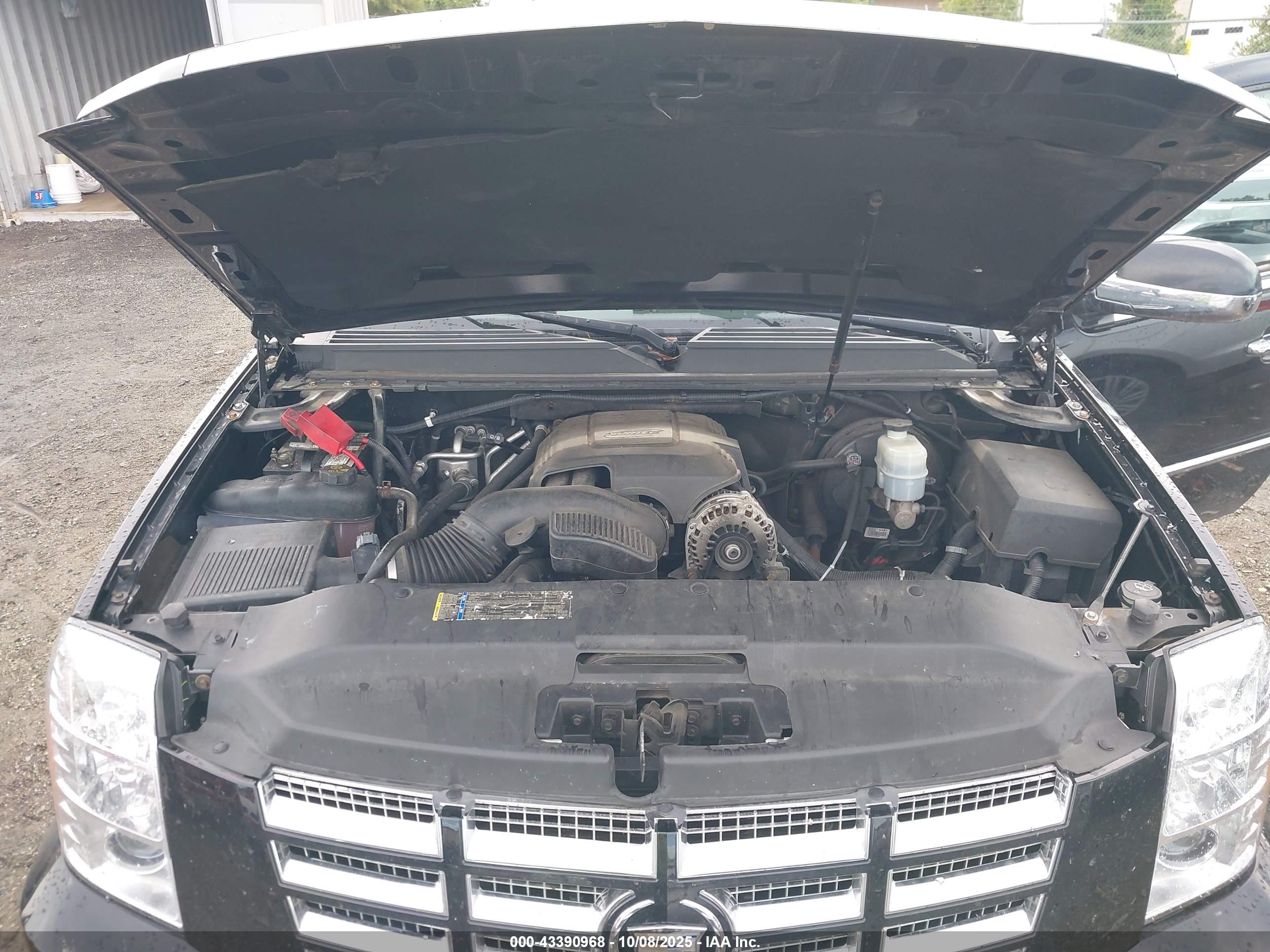 CADILLAC ESCALADE image 10