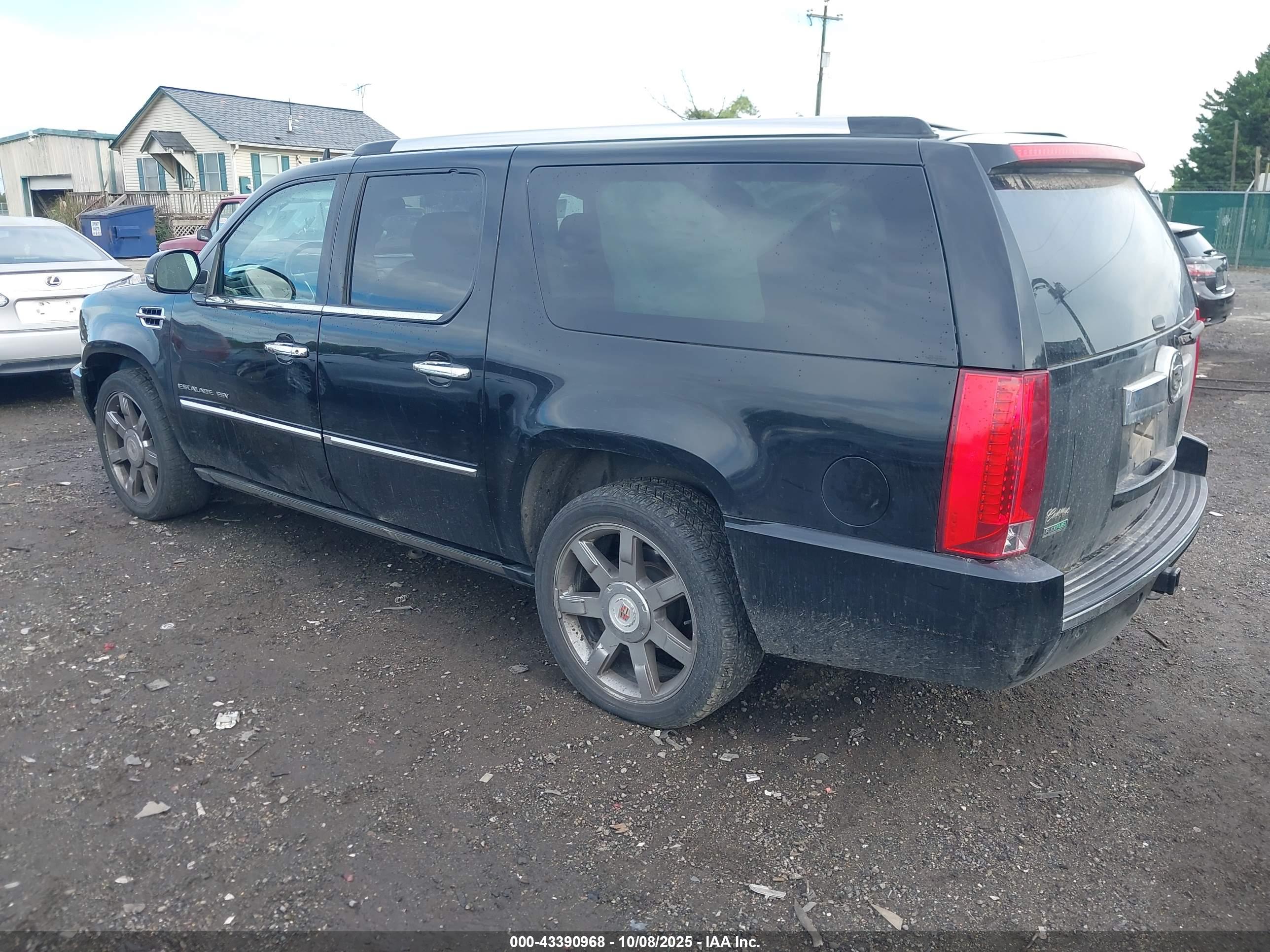 CADILLAC ESCALADE image 3