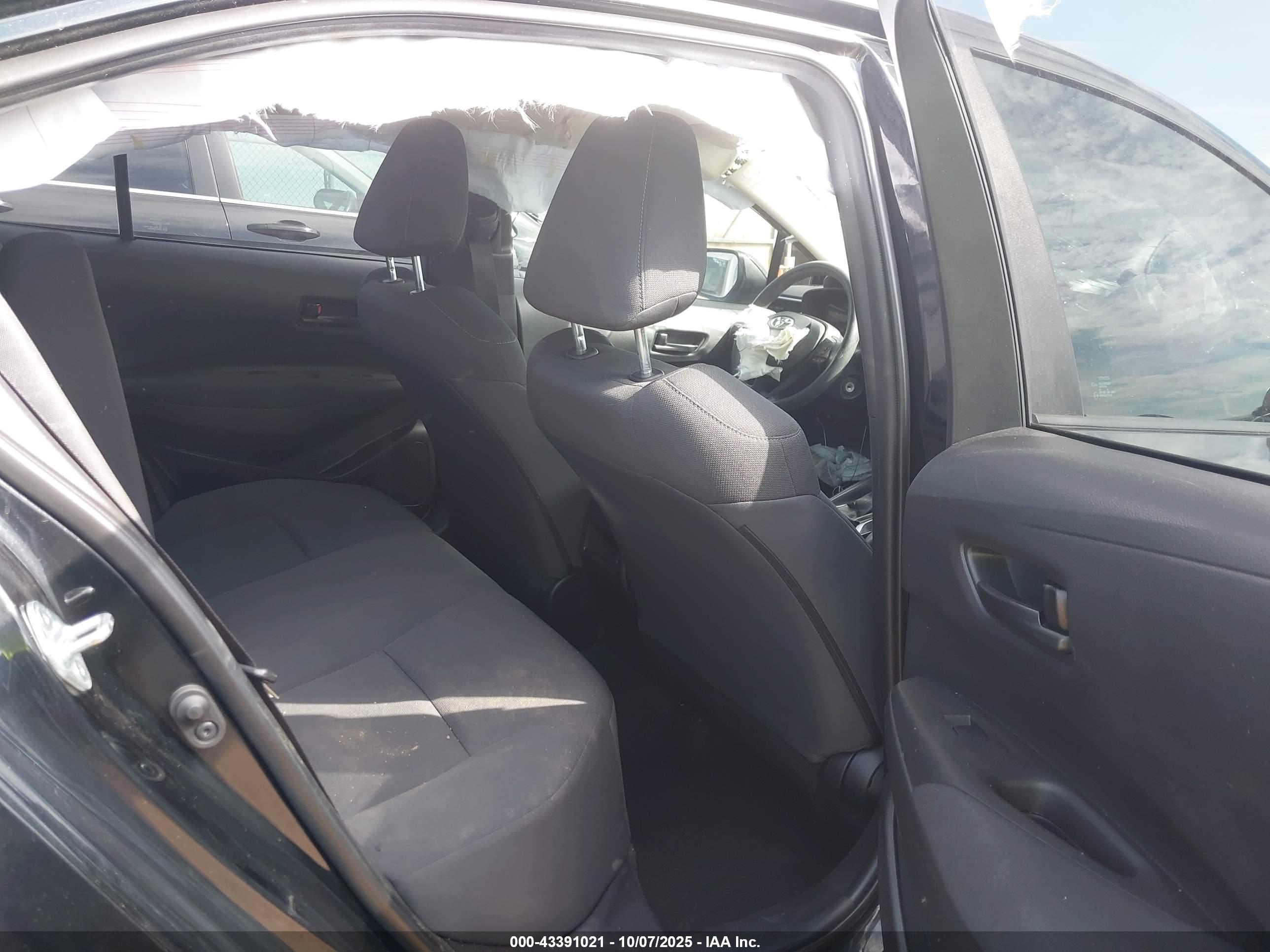 TOYOTA COROLLA image 8