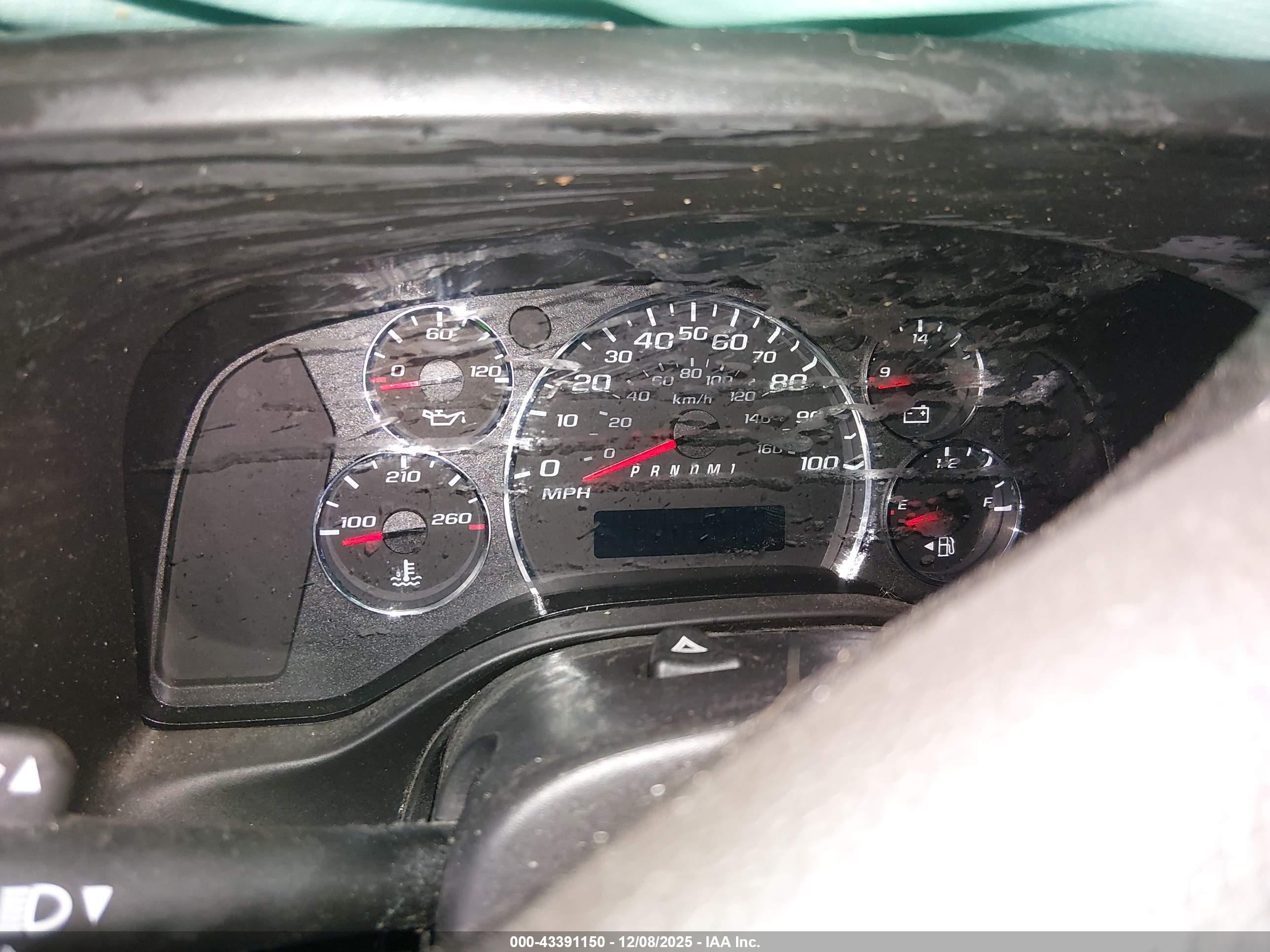 CHEVROLET EXPRESS image 6