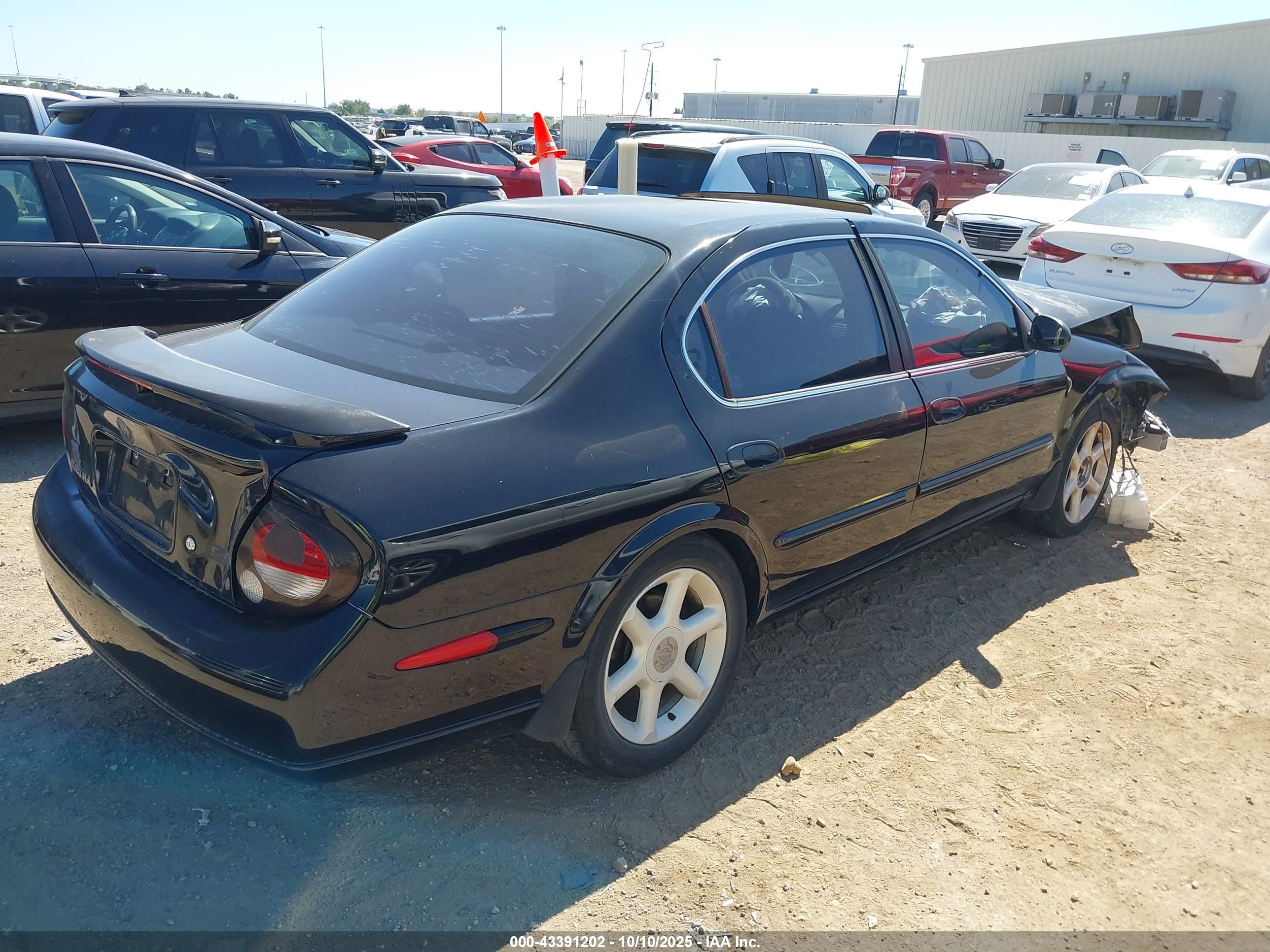 NISSAN MAXIMA image 4