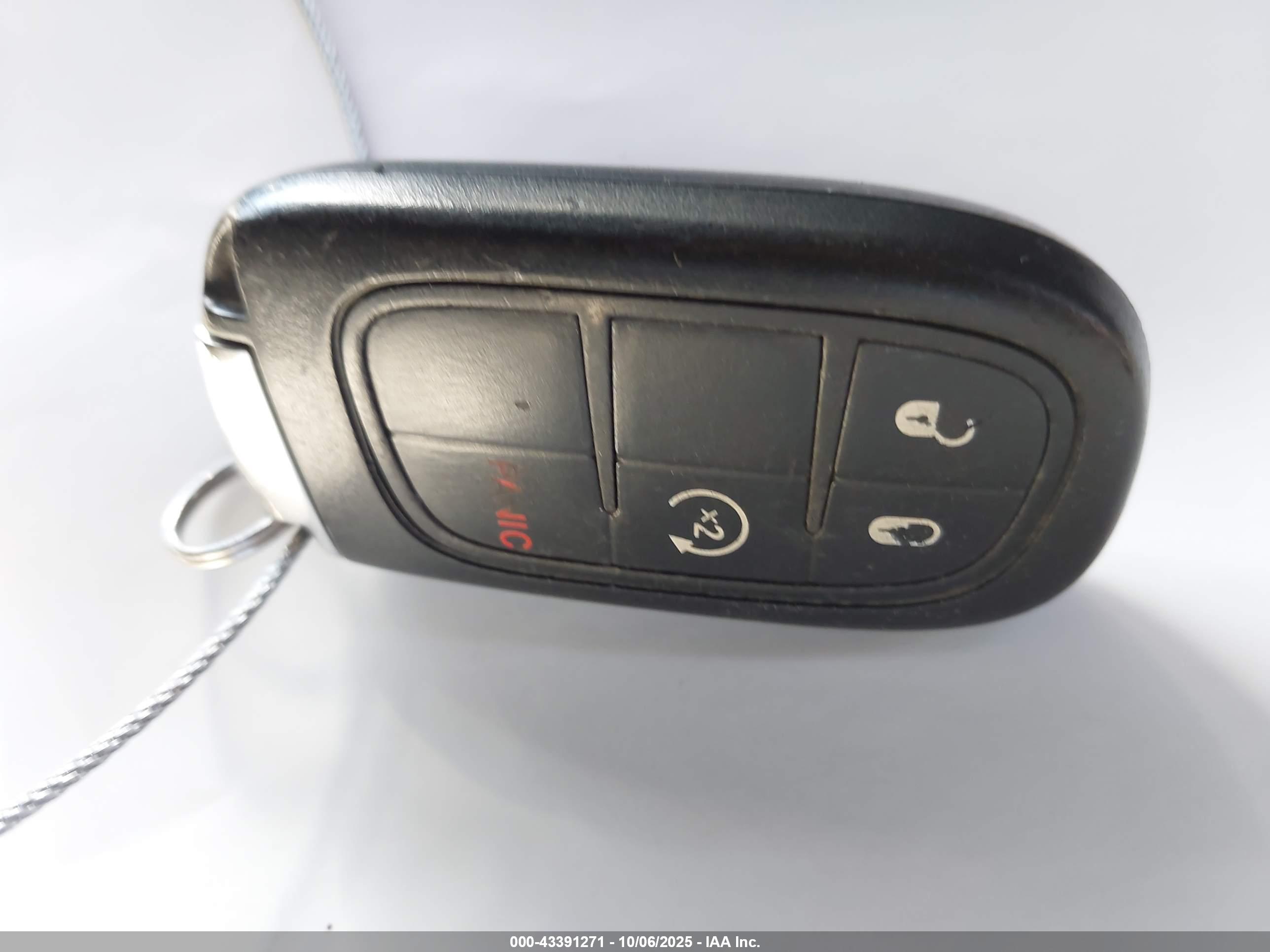 JEEP CHEROKEE image 11
