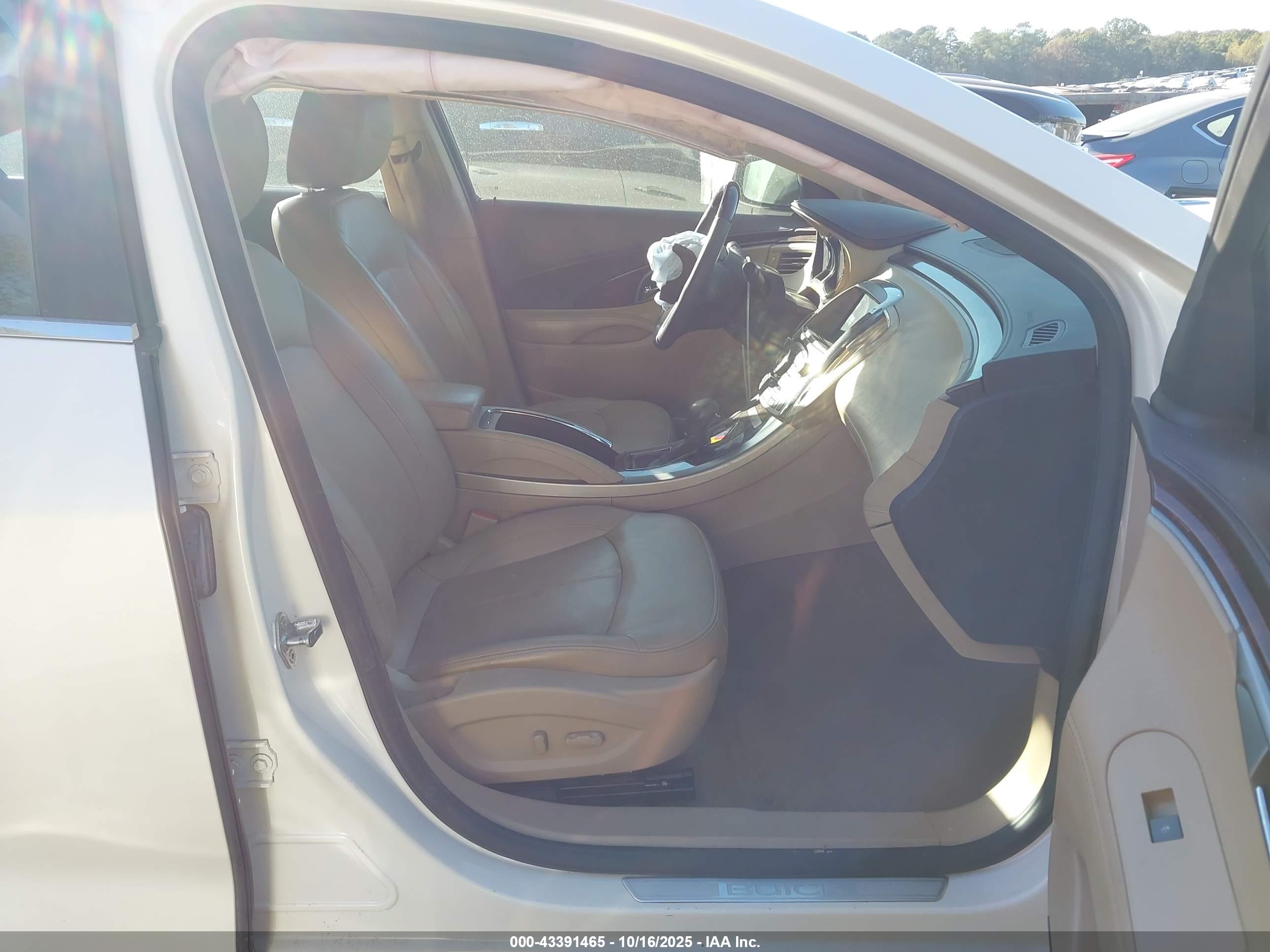 BUICK LACROSSE image 5