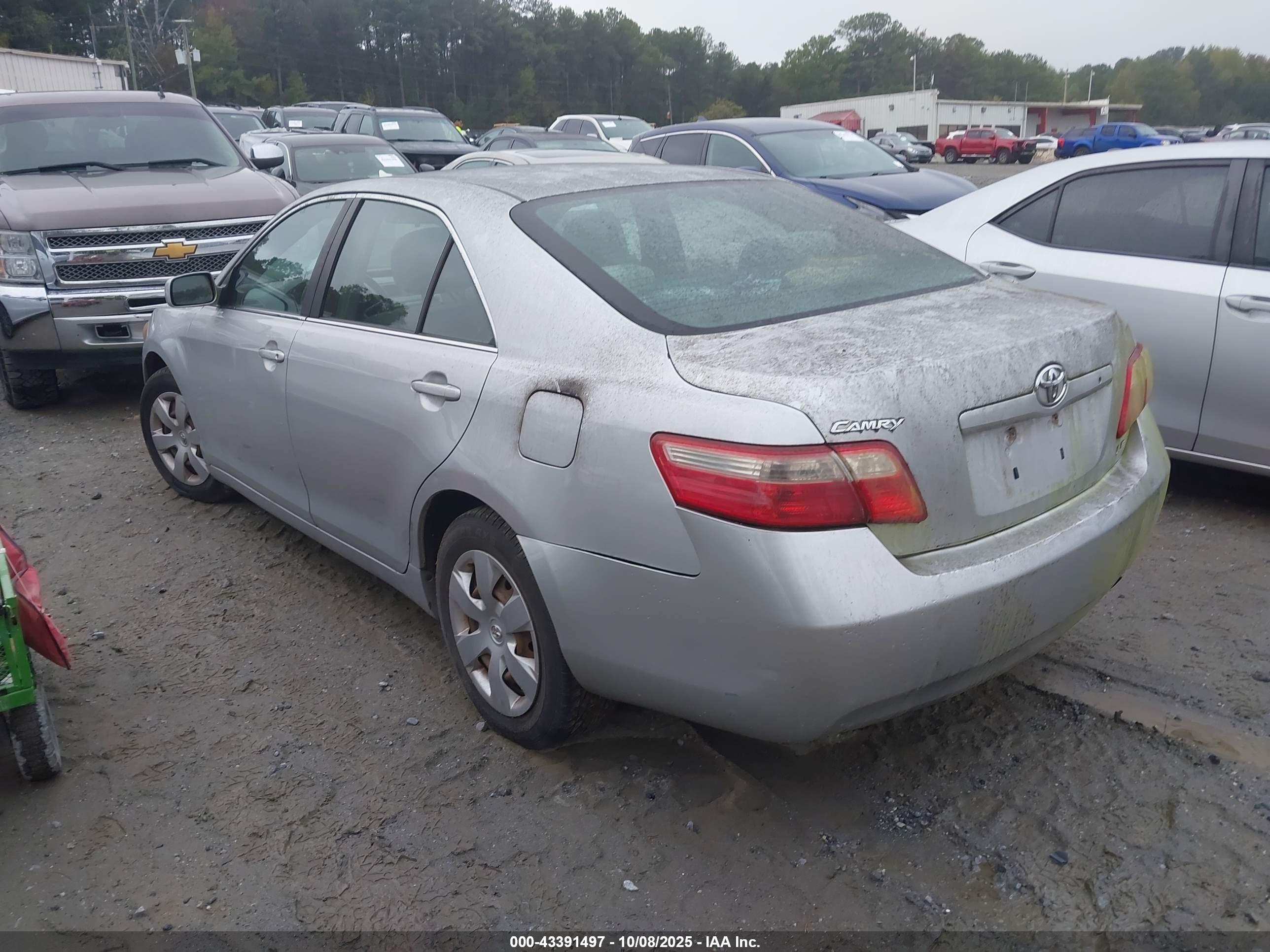 TOYOTA CAMRY image 3