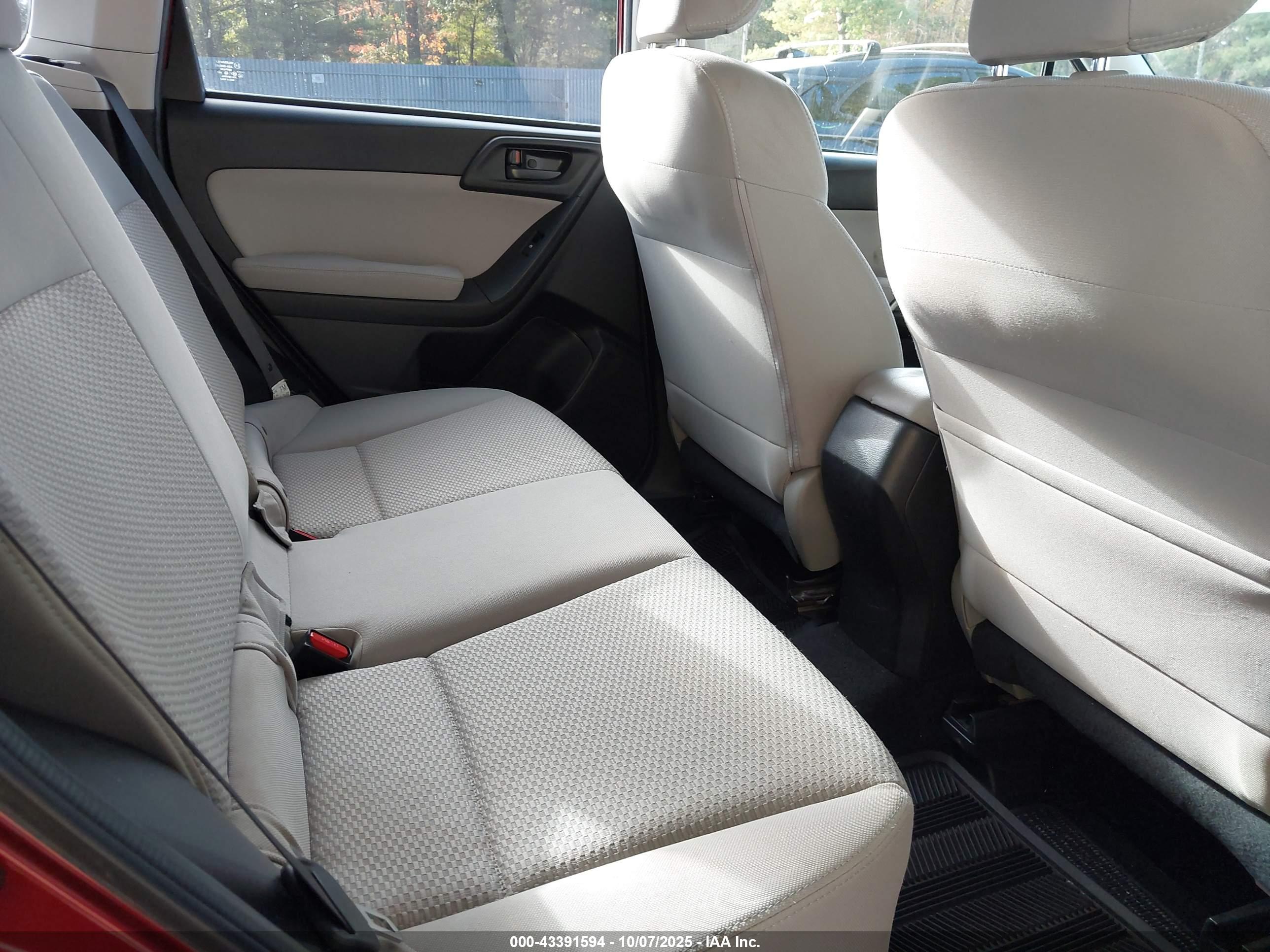 SUBARU FORESTER image 8