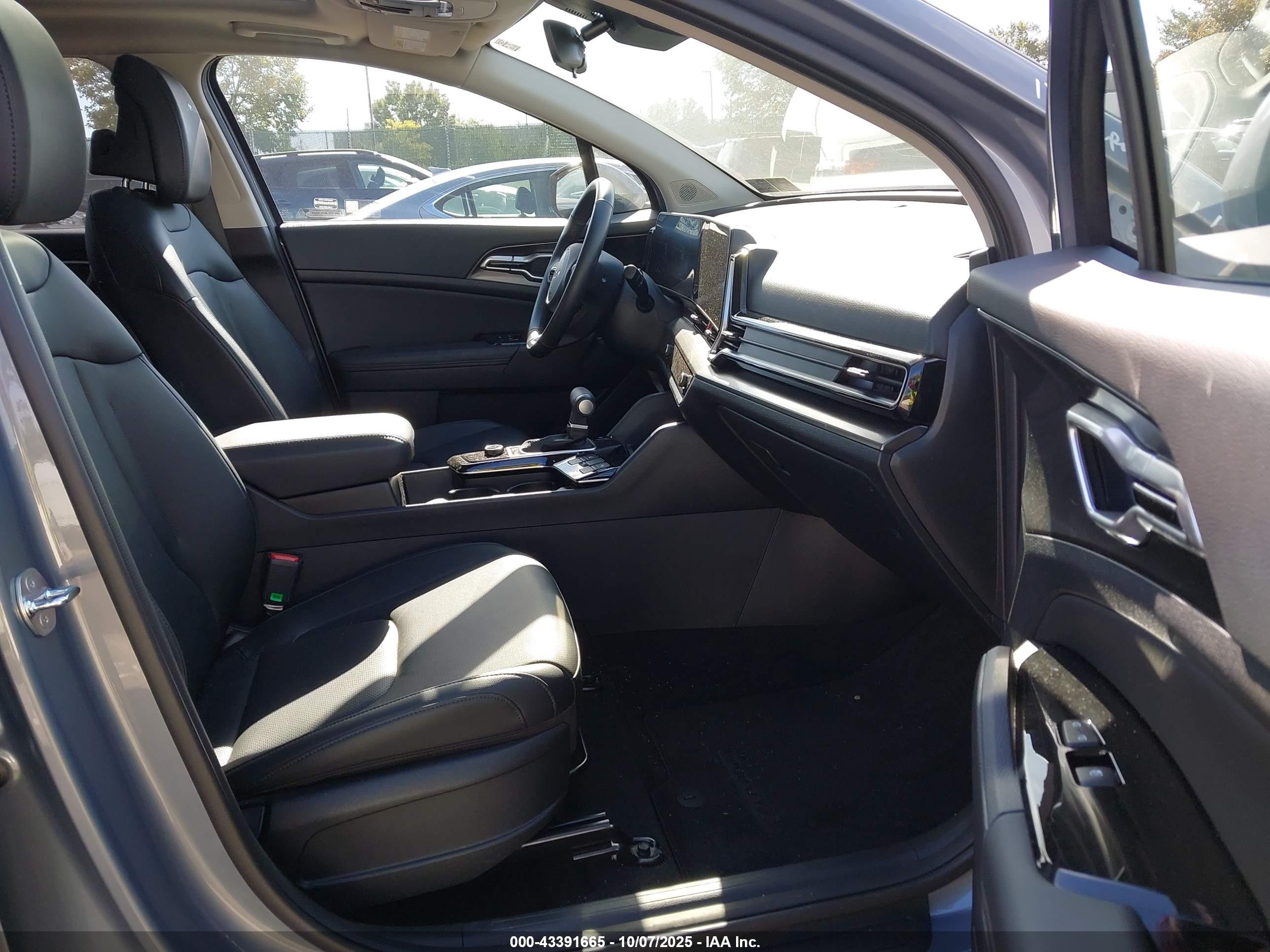KIA SPORTAGE image 5