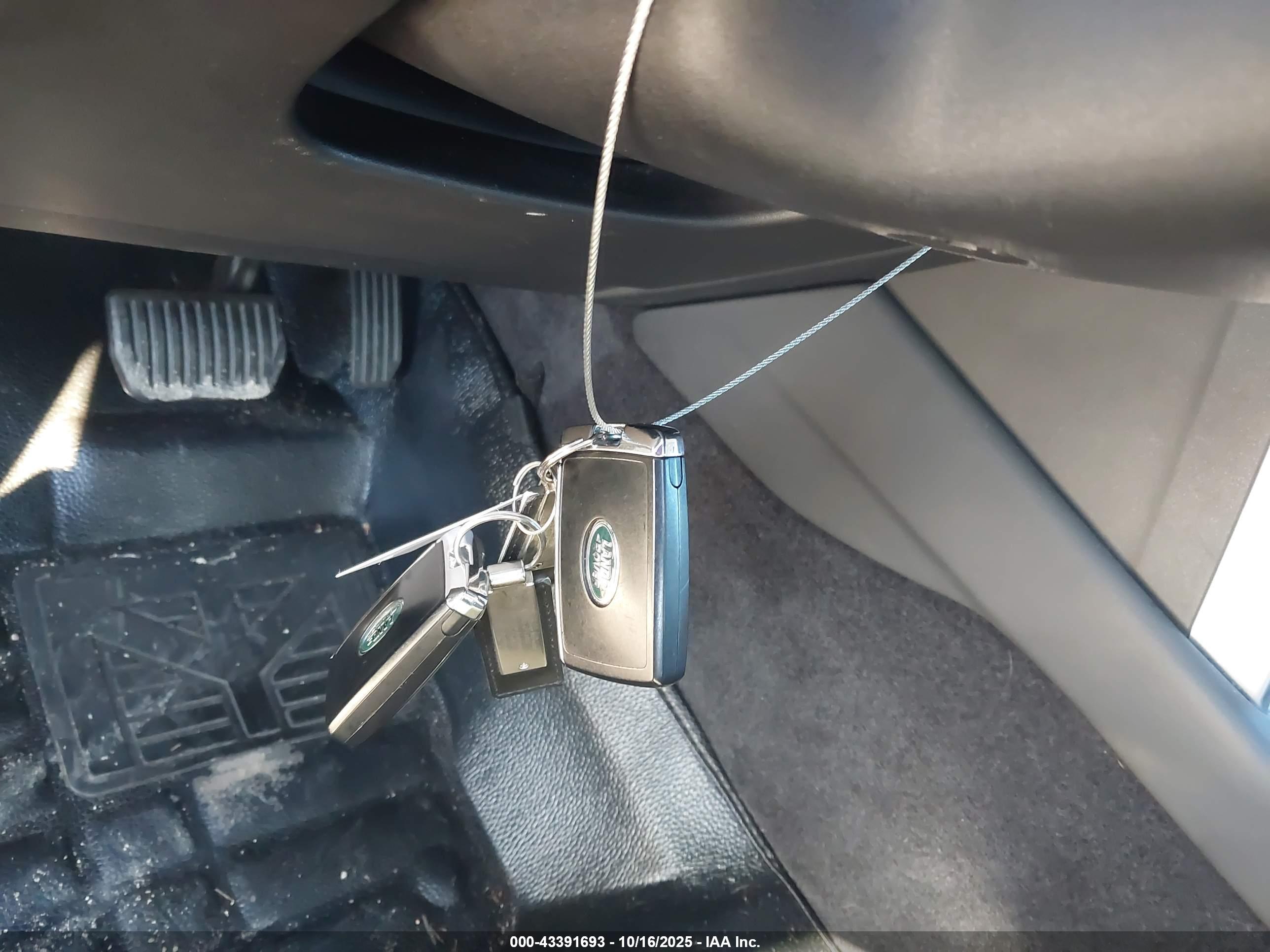 LAND ROVER image 11