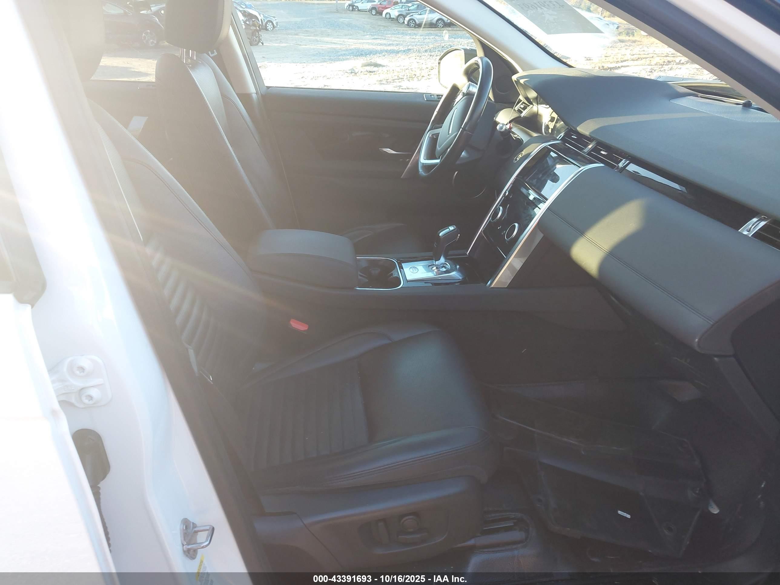 LAND ROVER image 5