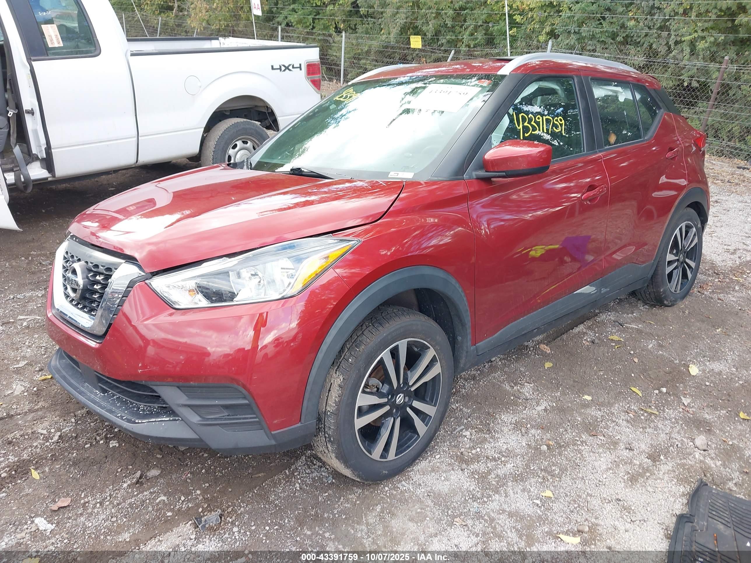 NISSAN KICKS image 2