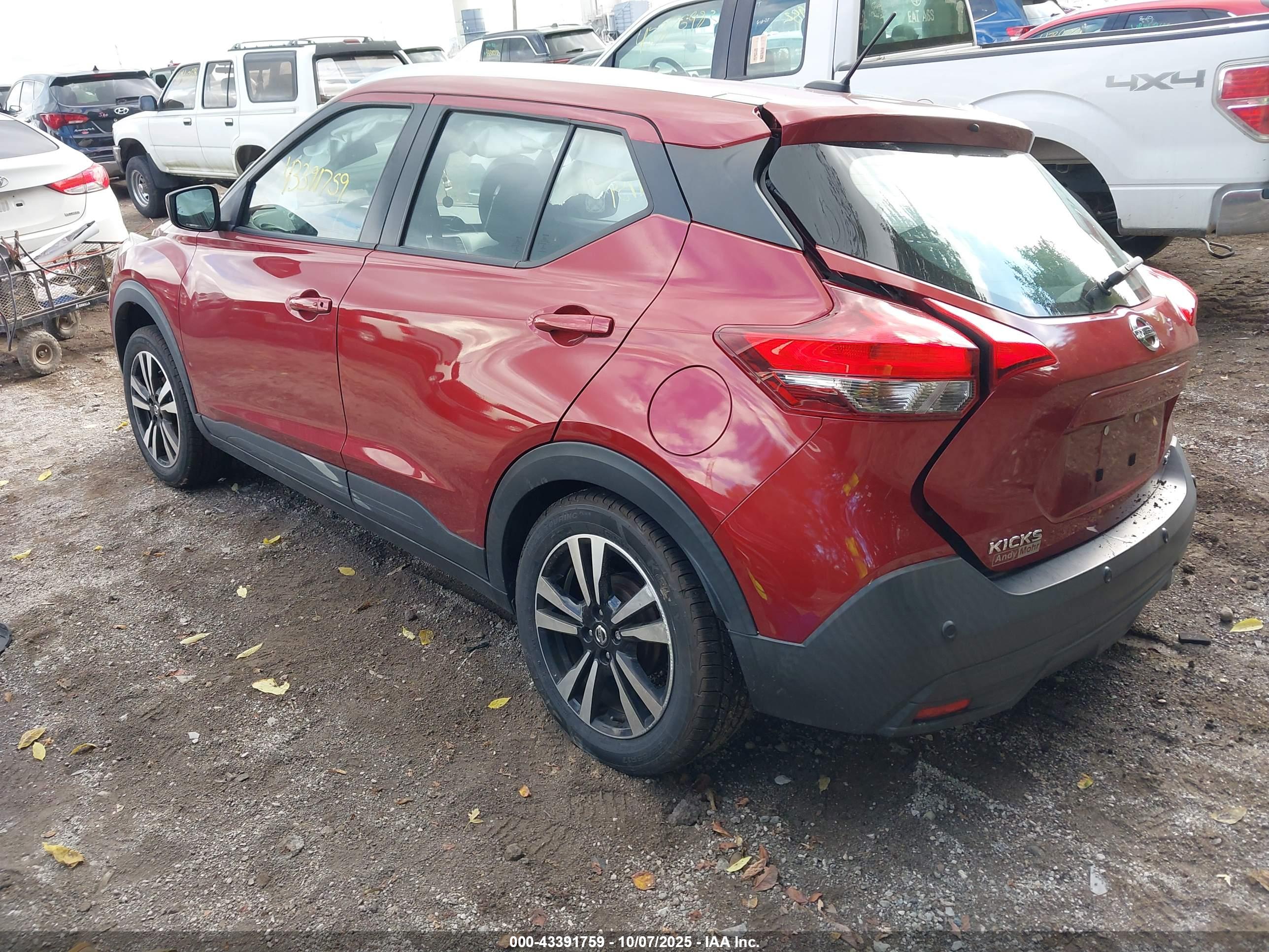 NISSAN KICKS image 3