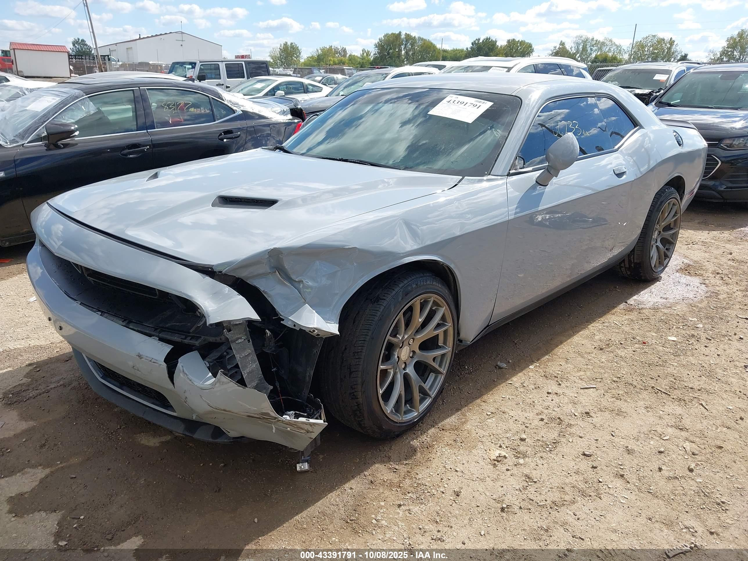 DODGE CHALLENGER image 2