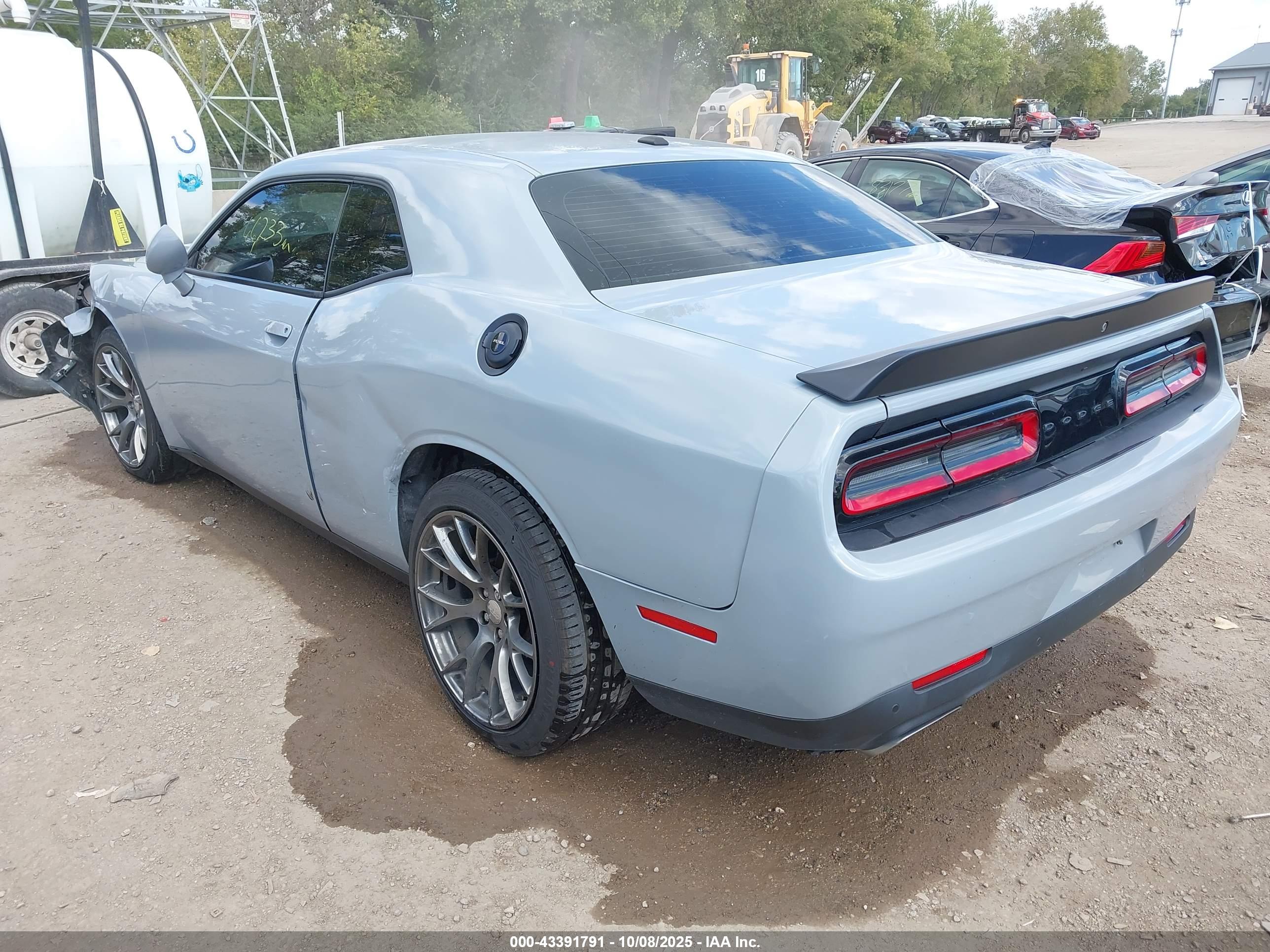 DODGE CHALLENGER image 3