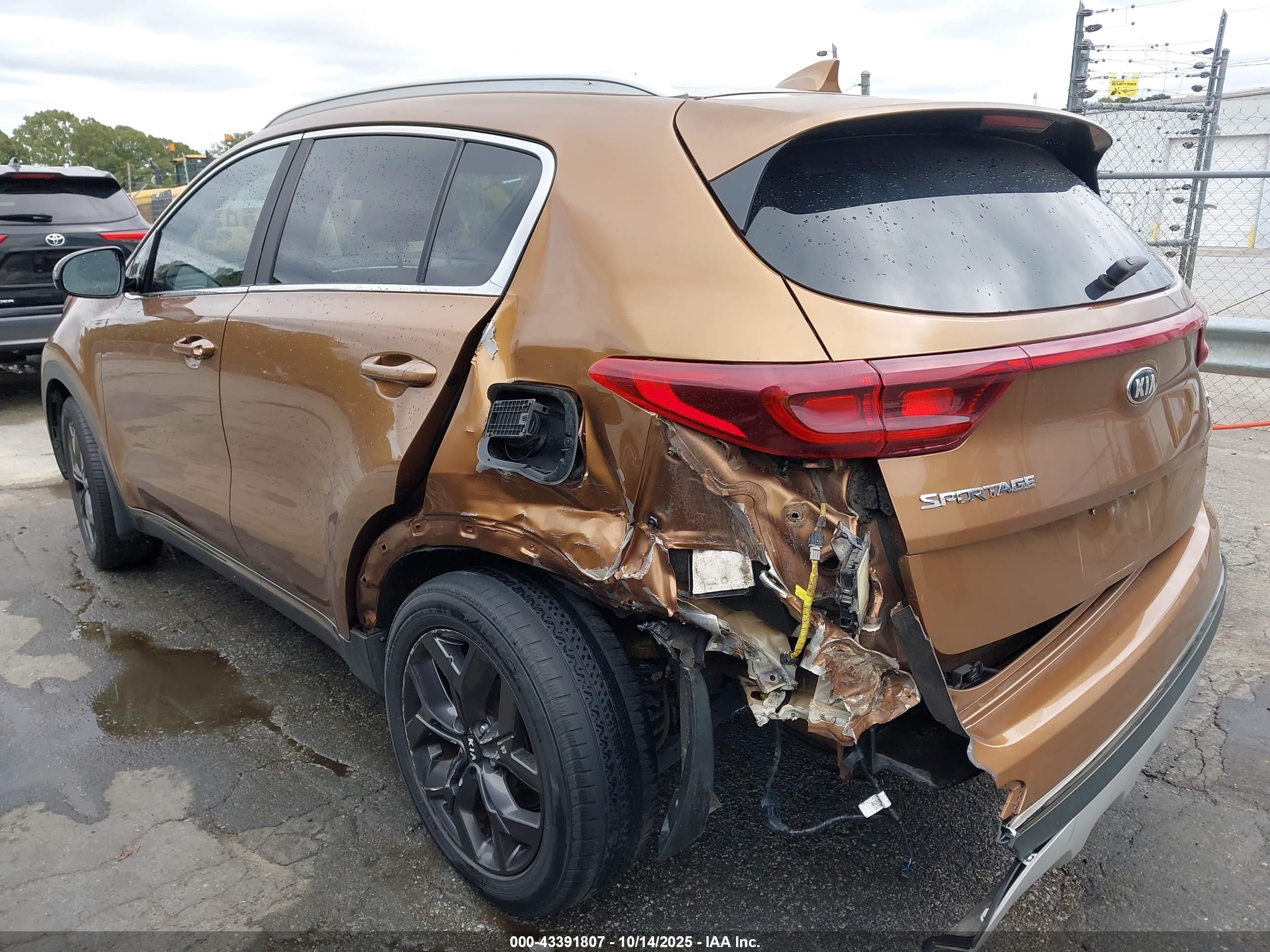 KIA SPORTAGE image 6