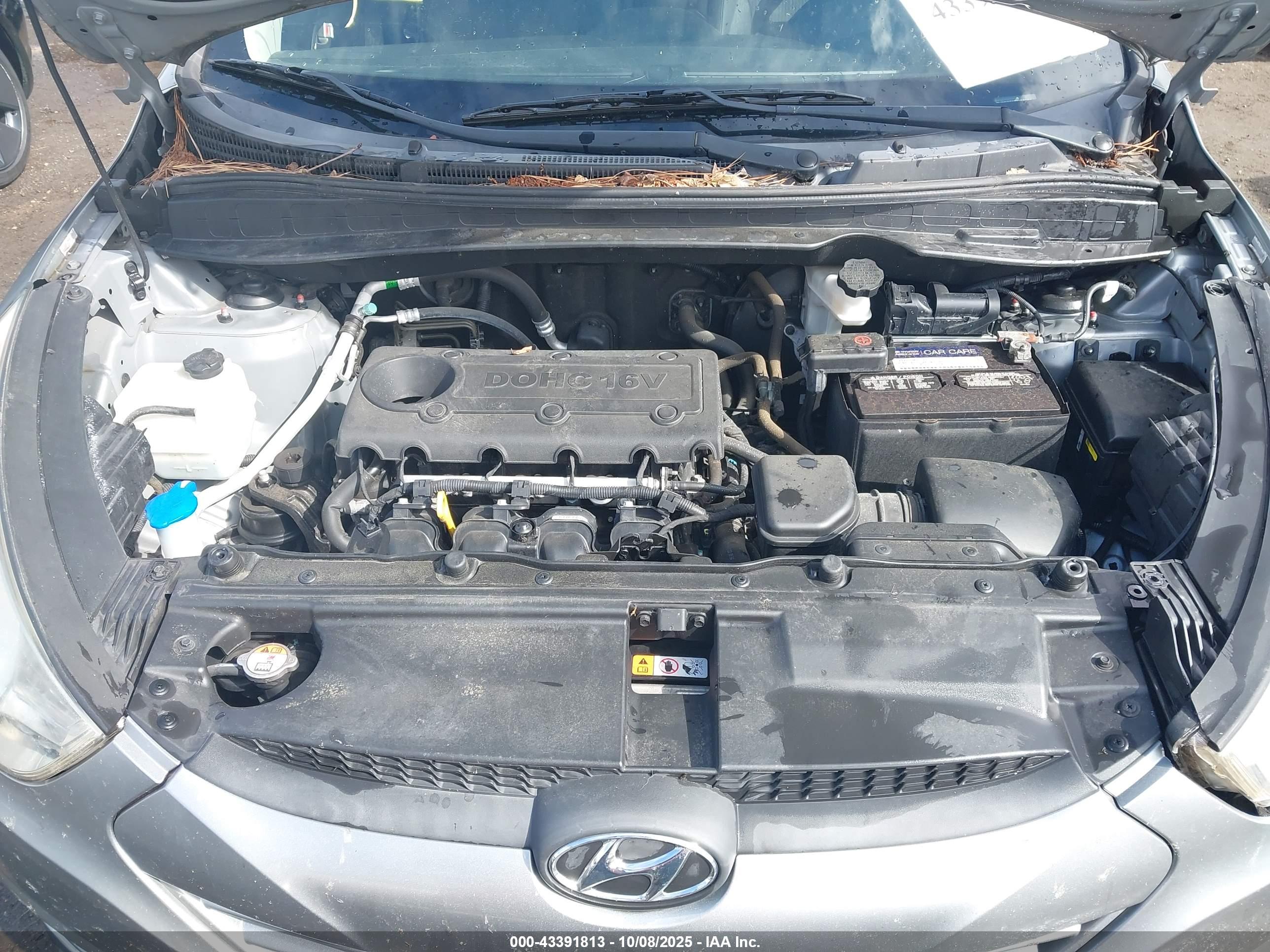HYUNDAI TUCSON image 10