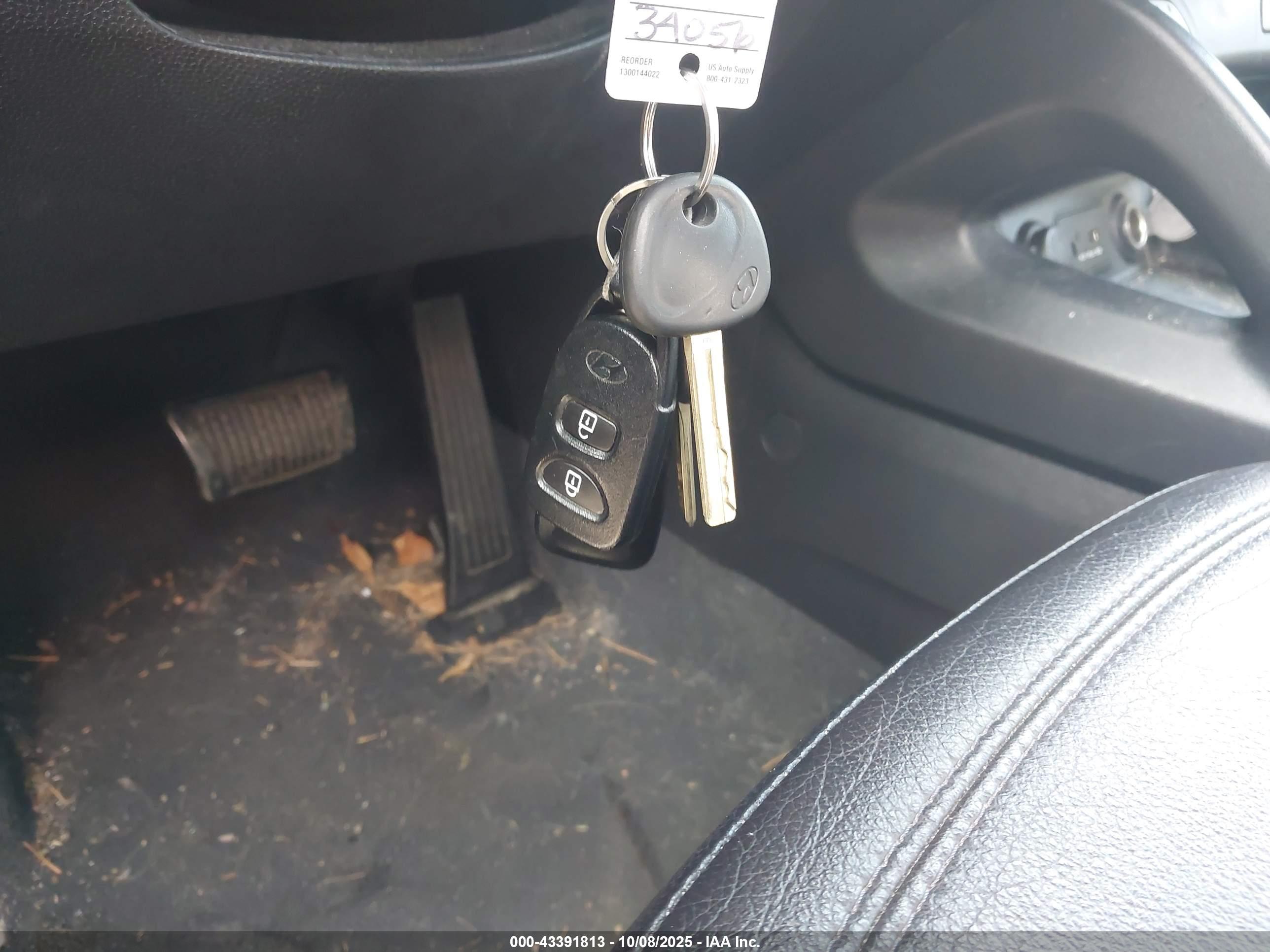 HYUNDAI TUCSON image 11