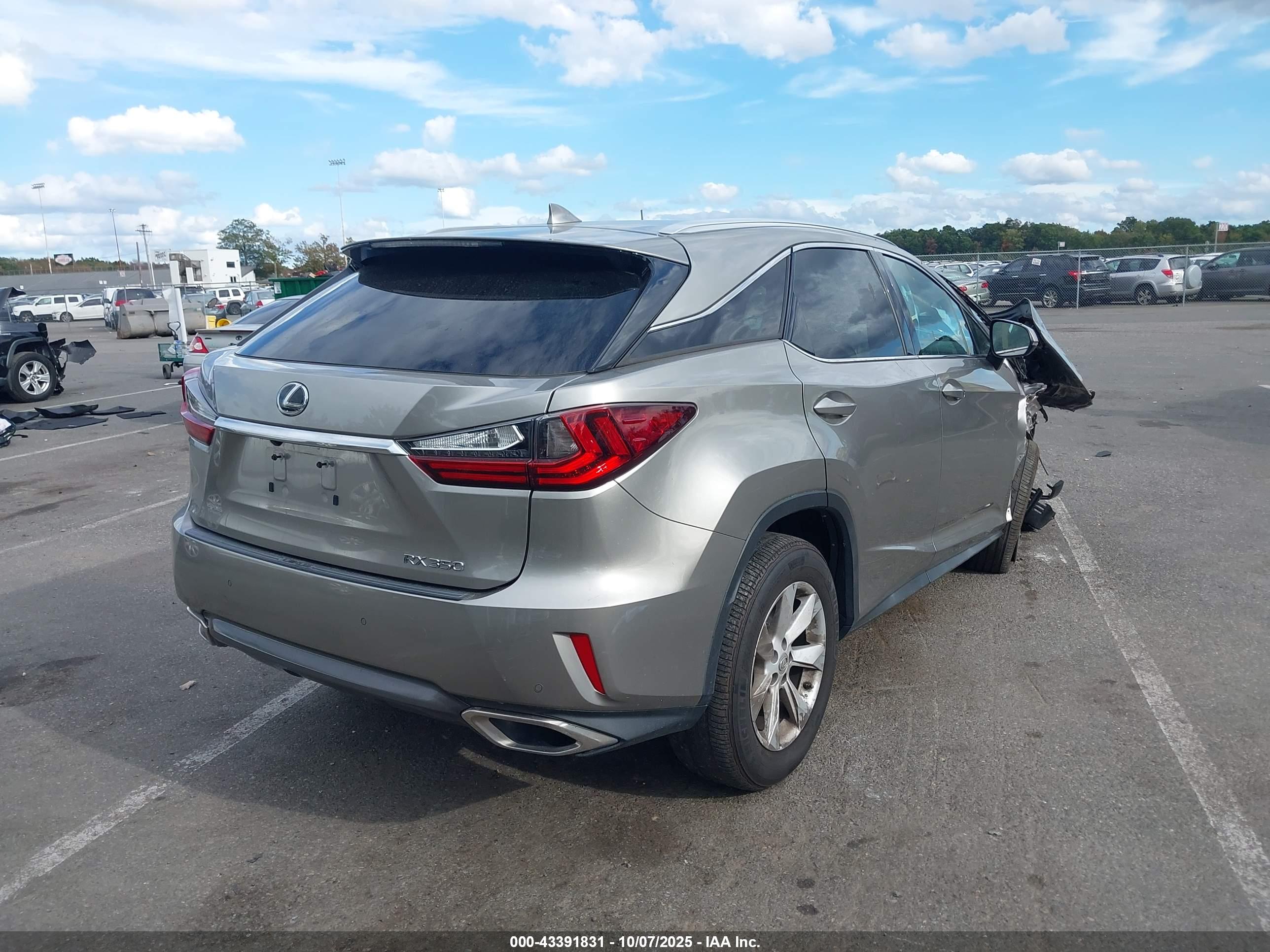 LEXUS RX image 4