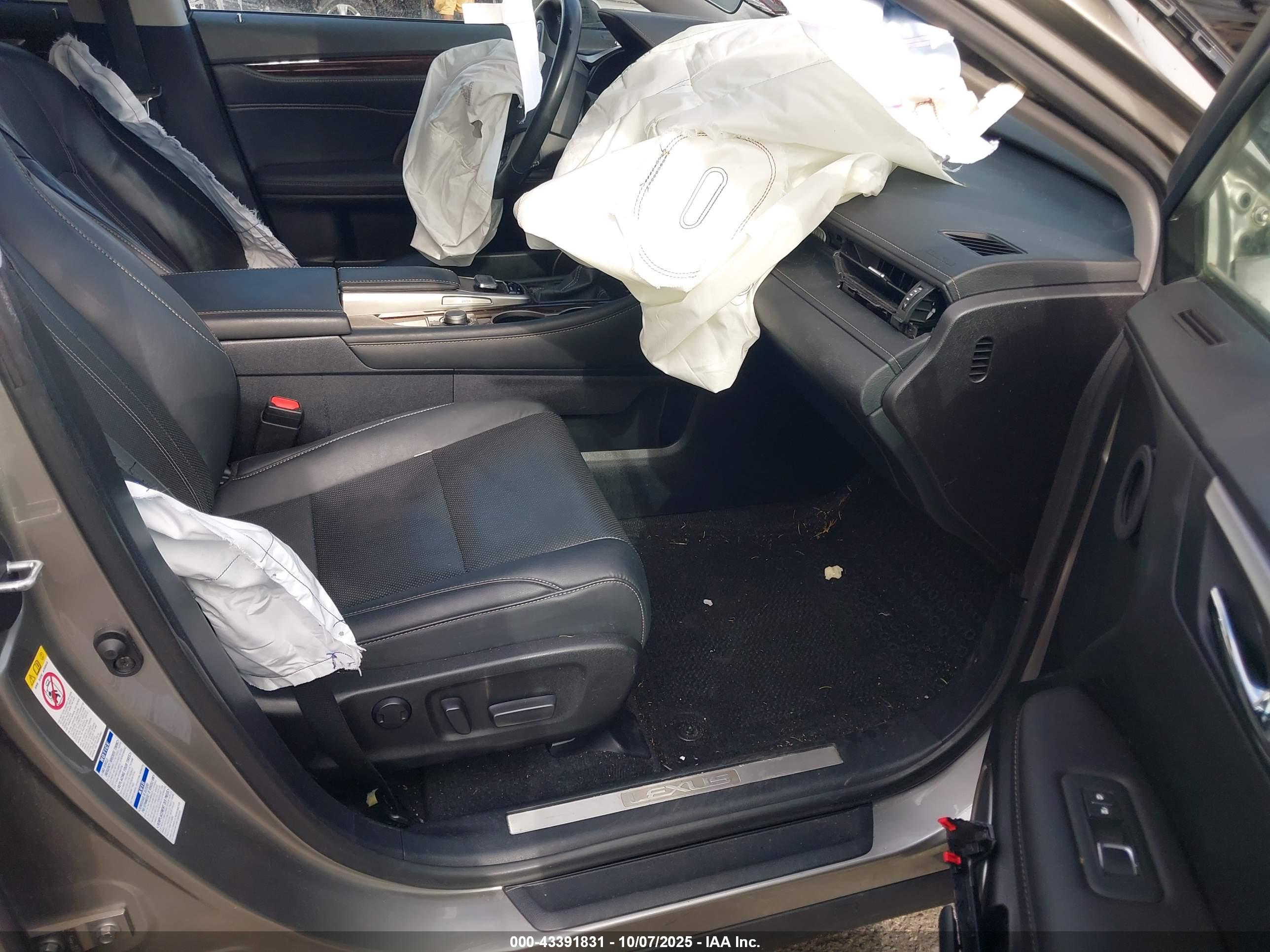 LEXUS RX image 5