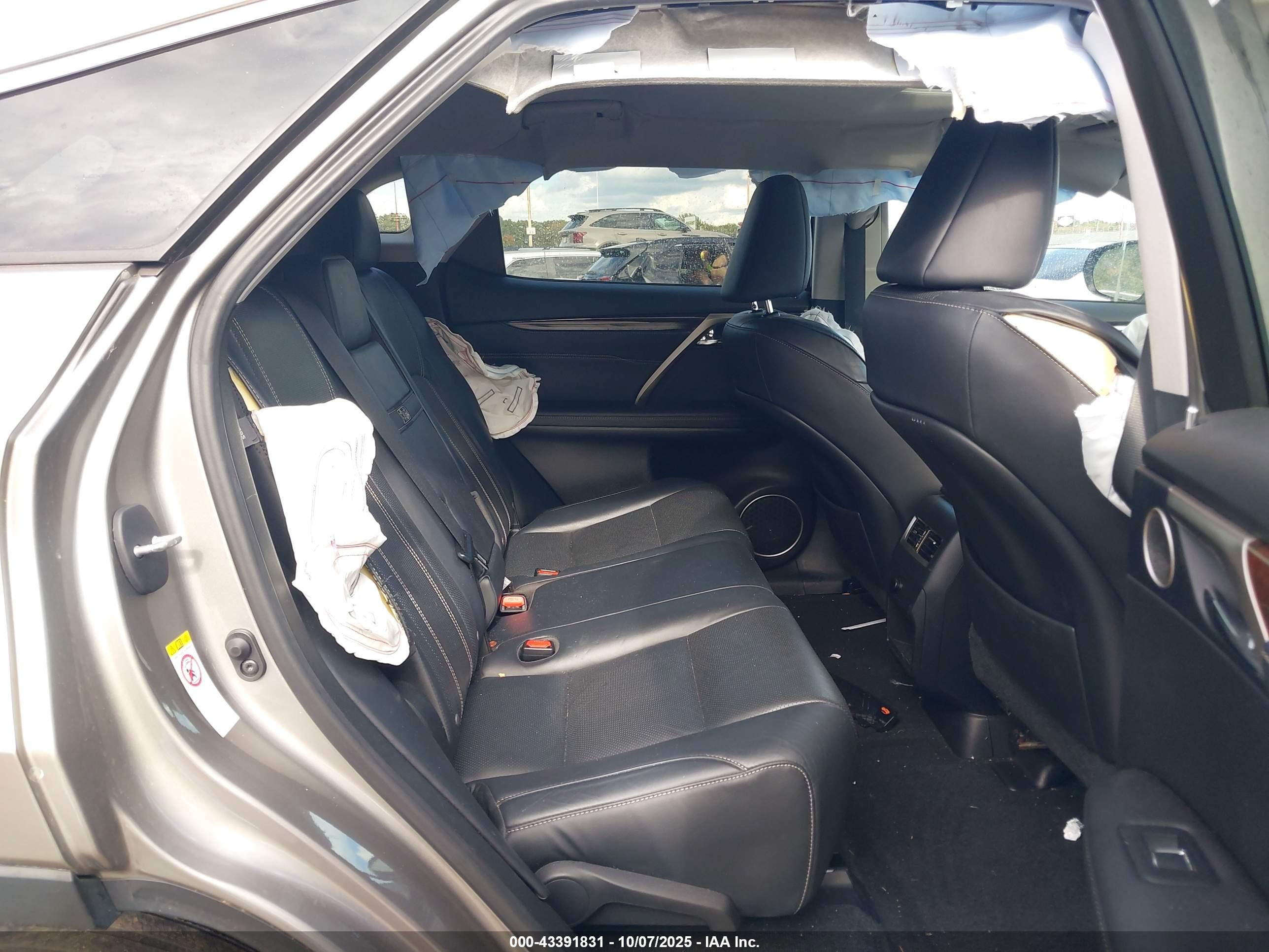 LEXUS RX image 8