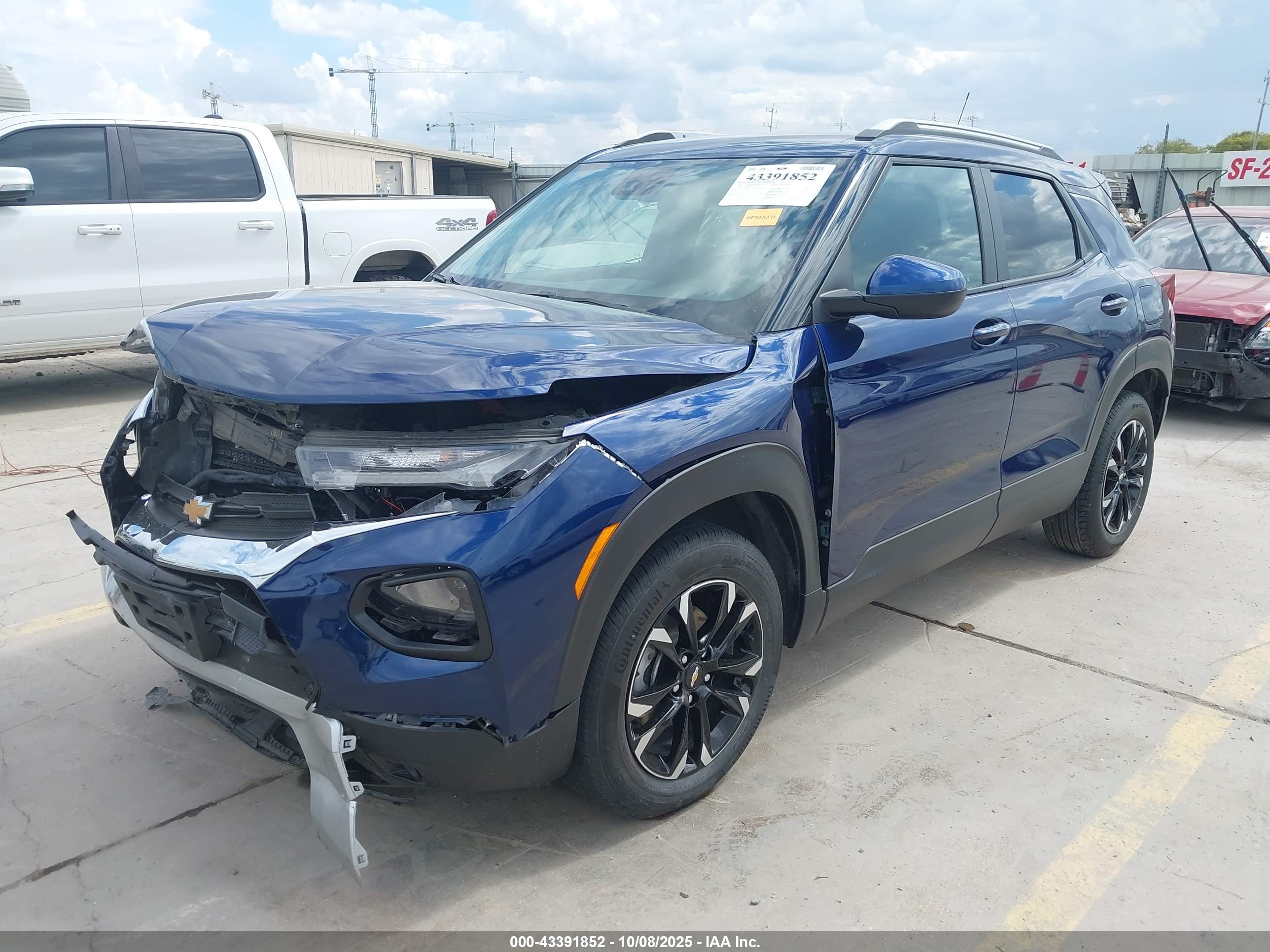 CHEVROLET TRAILBLAZER image 2