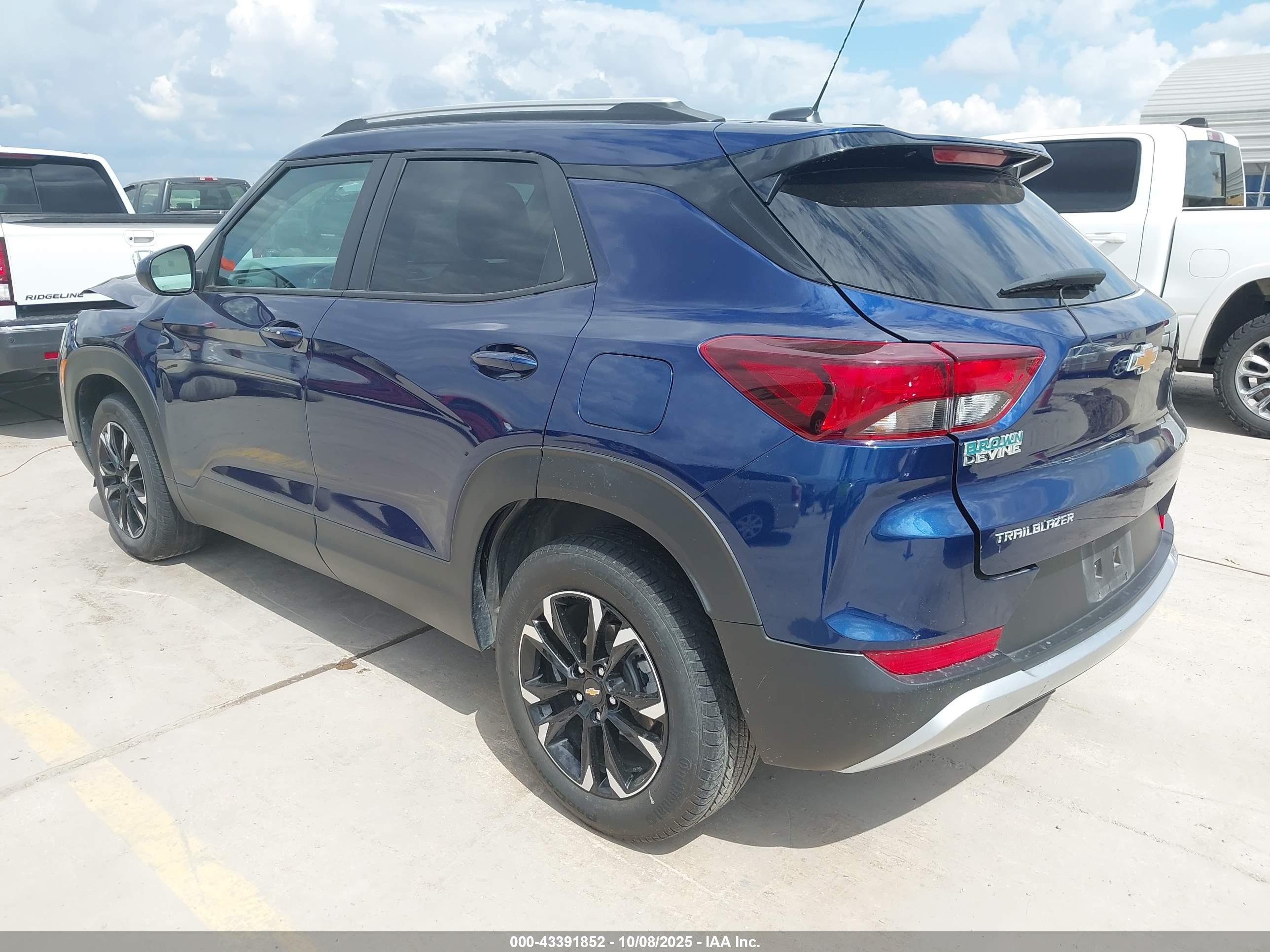 CHEVROLET TRAILBLAZER image 3