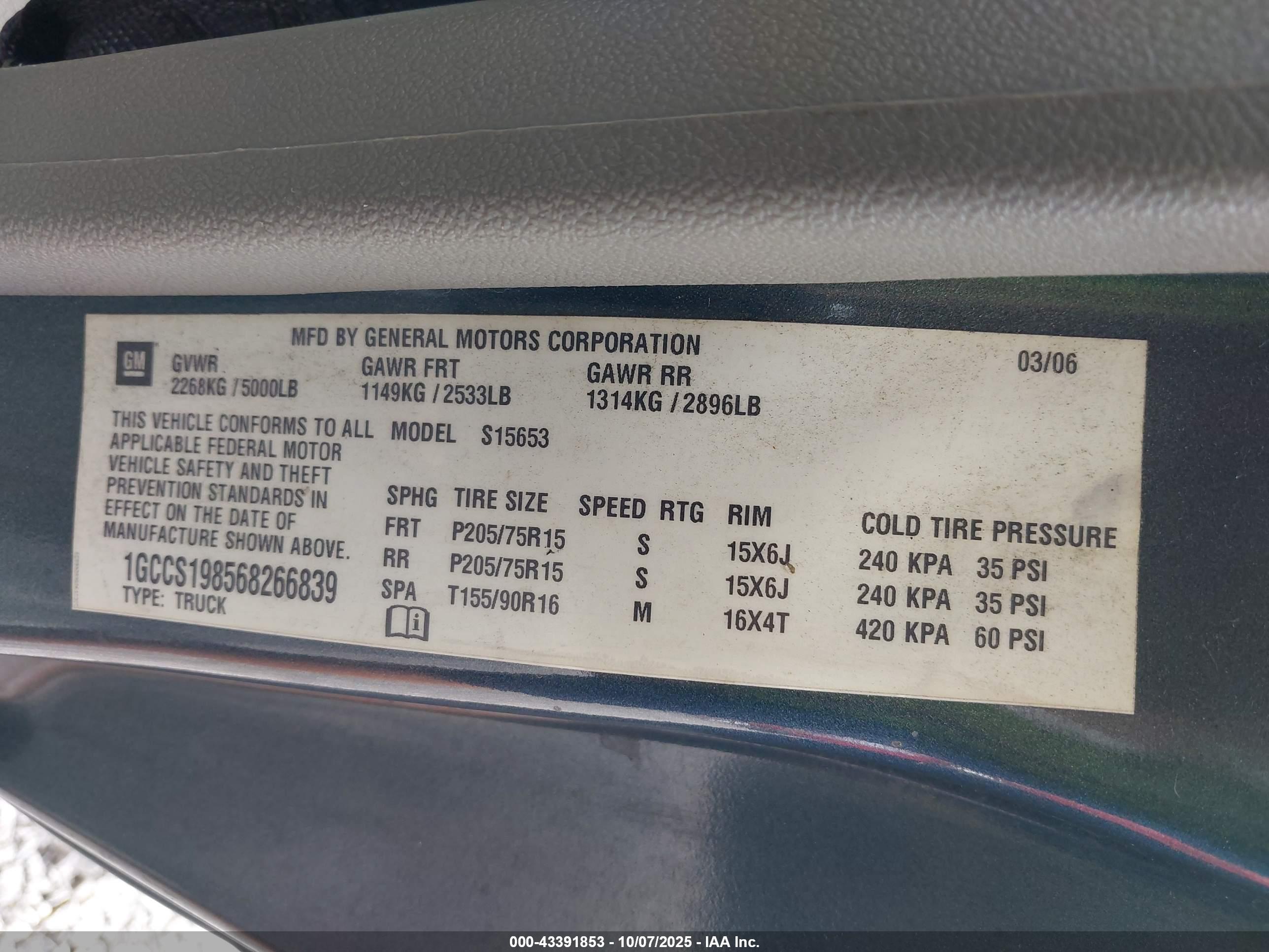 CHEVROLET COLORADO image 9
