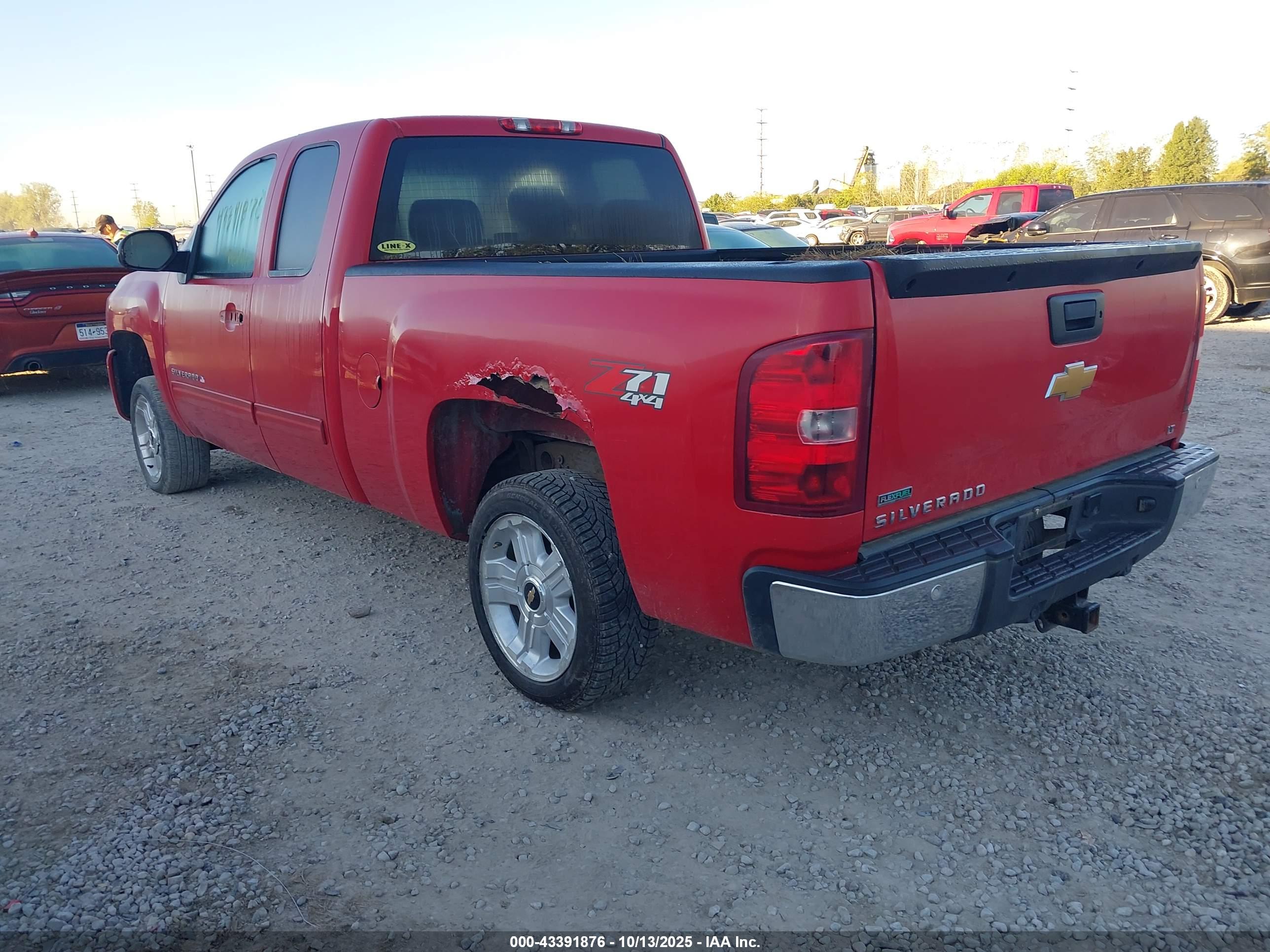 CHEVROLET SILVERADO image 3