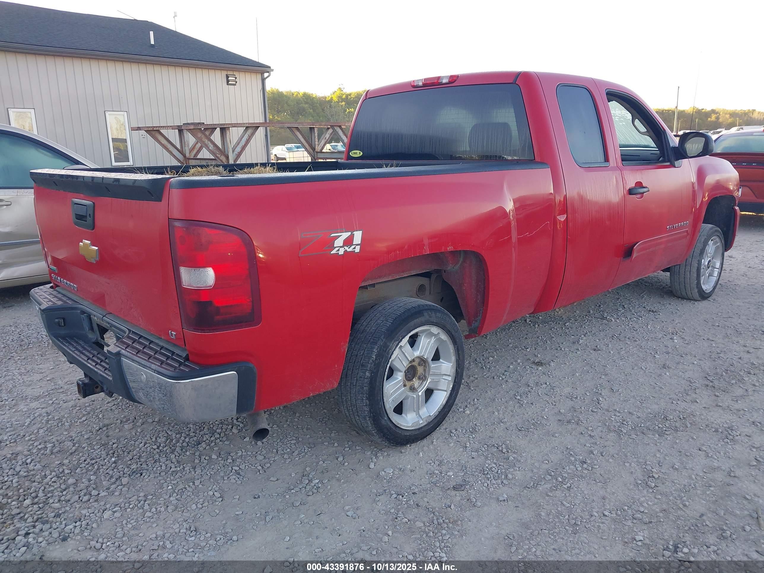 CHEVROLET SILVERADO image 4