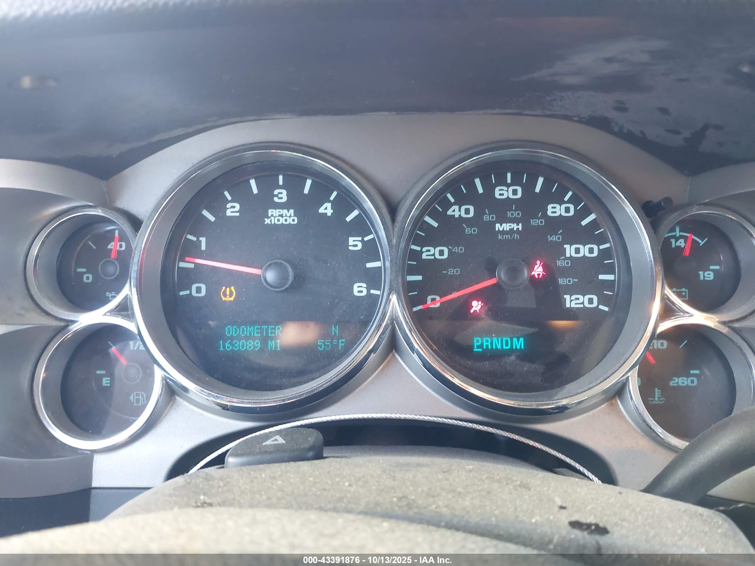 CHEVROLET SILVERADO image 7