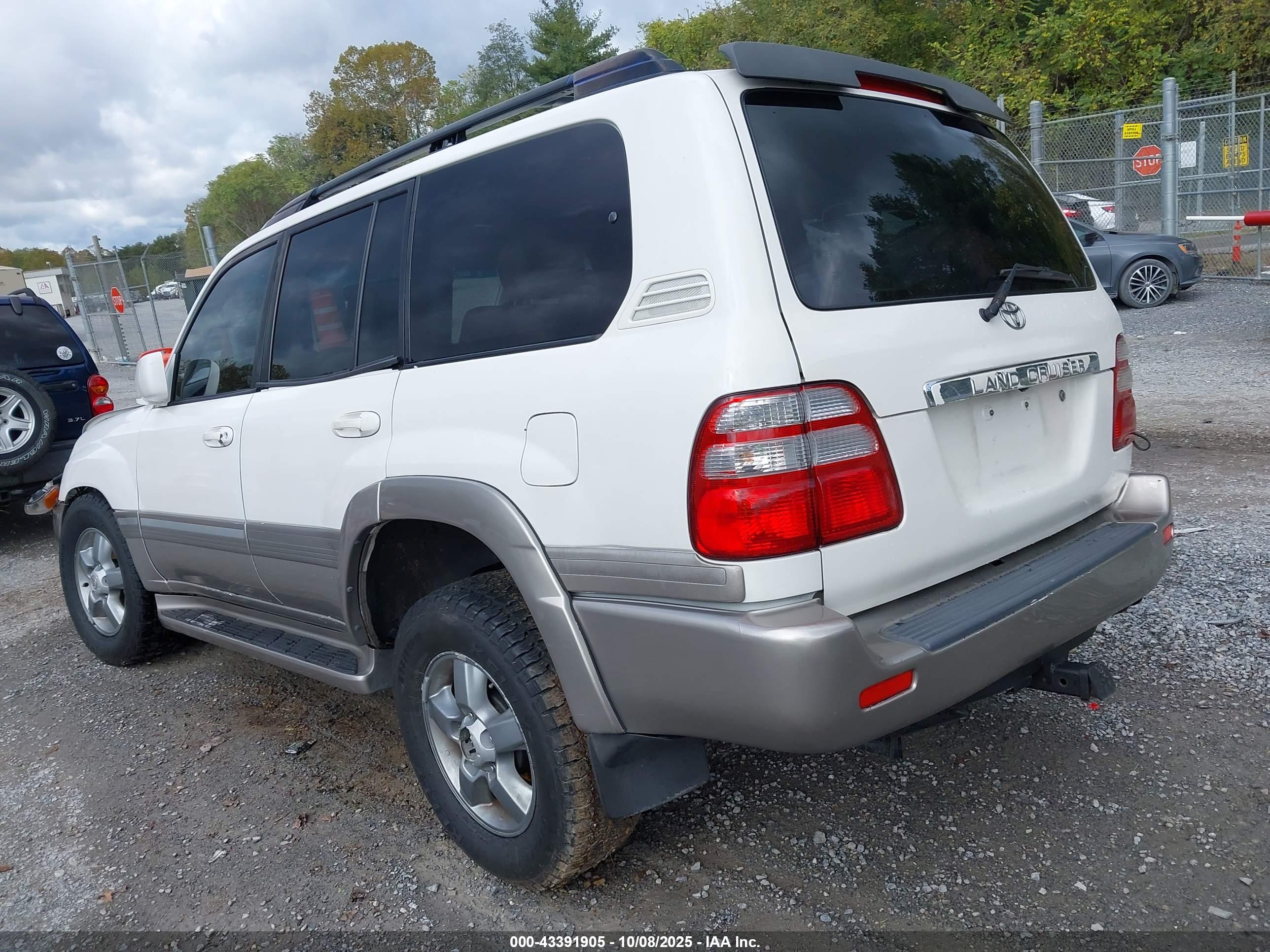 TOYOTA LAND image 3