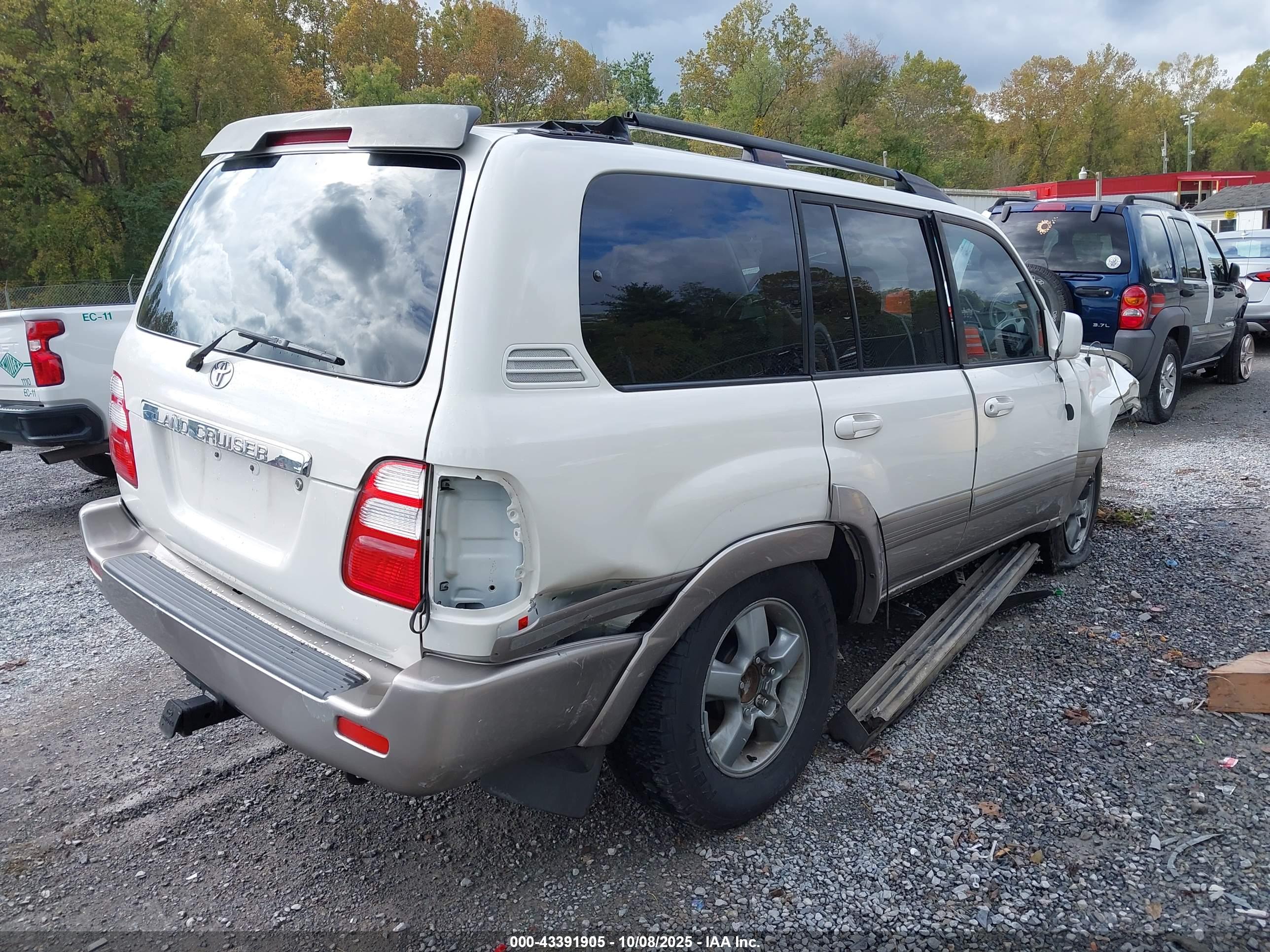 TOYOTA LAND image 4