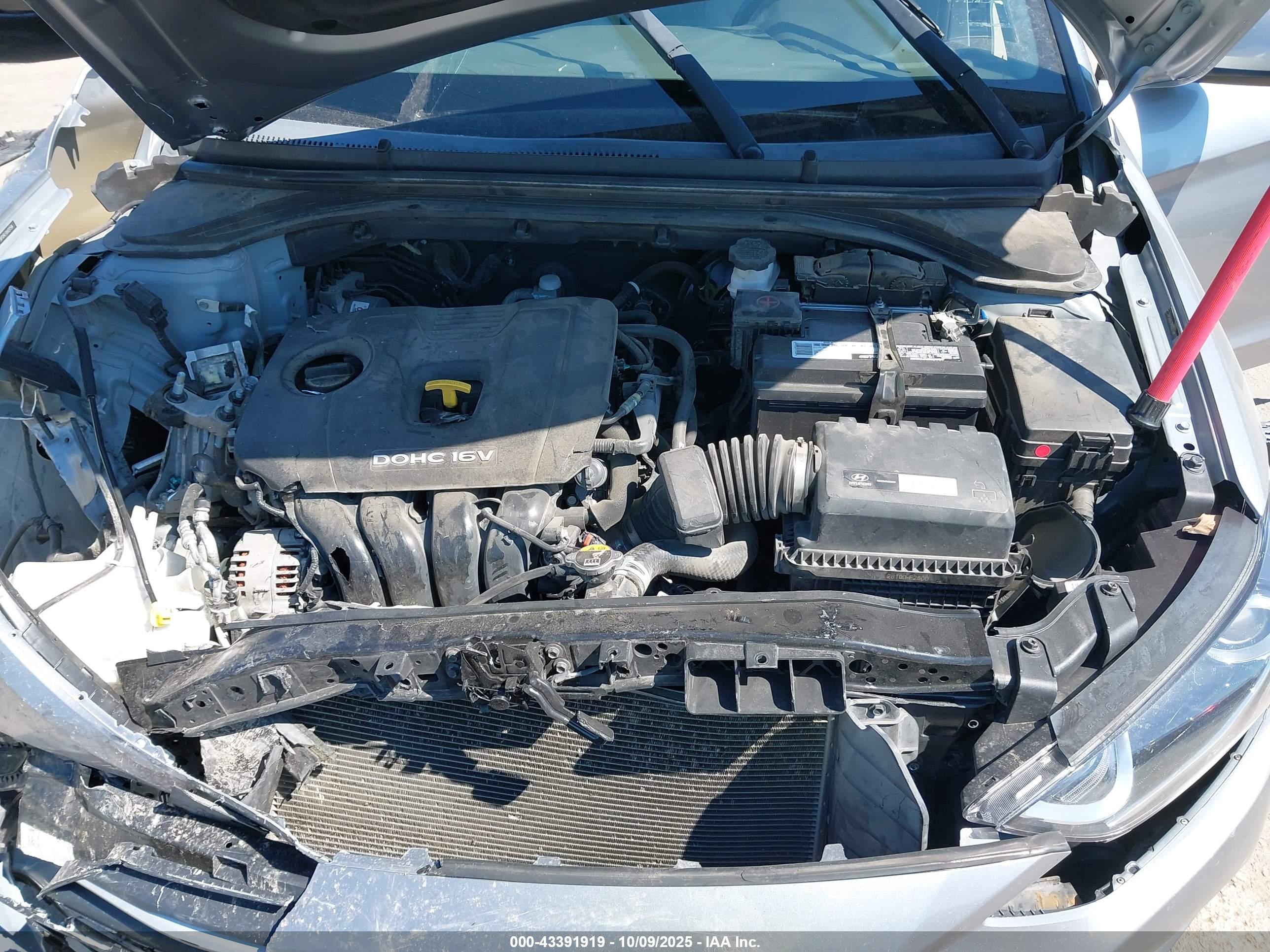 HYUNDAI ELANTRA image 10