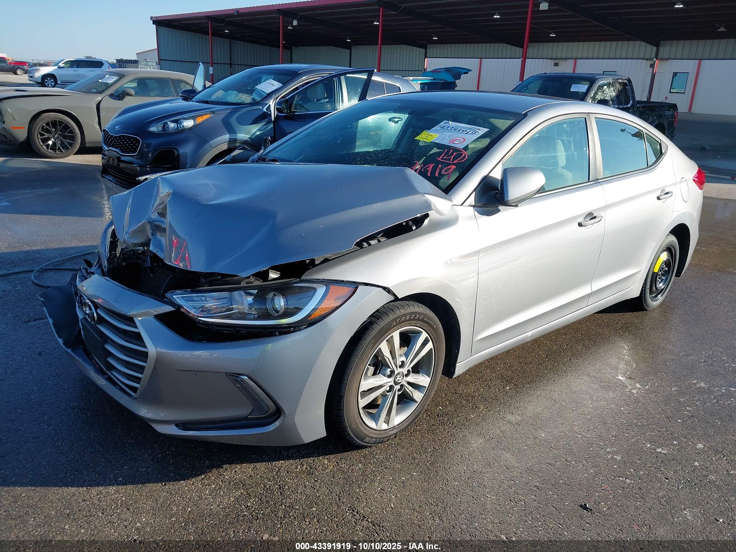 HYUNDAI ELANTRA image 2