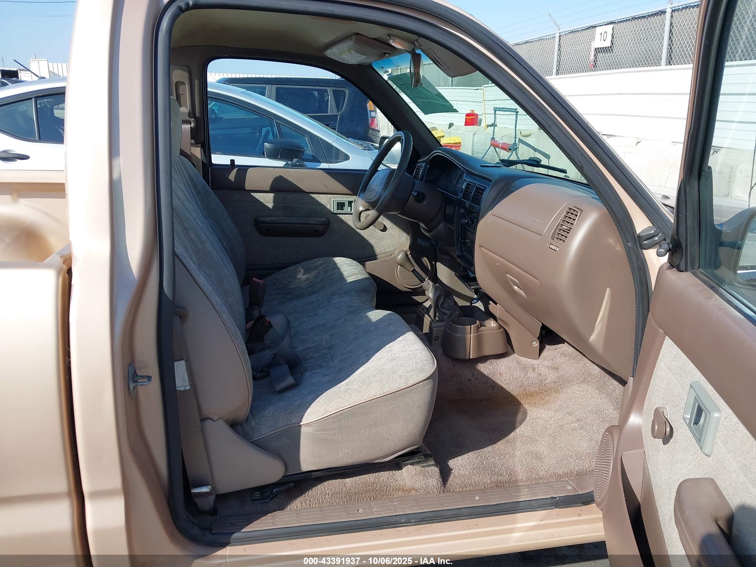 TOYOTA TACOMA image 5
