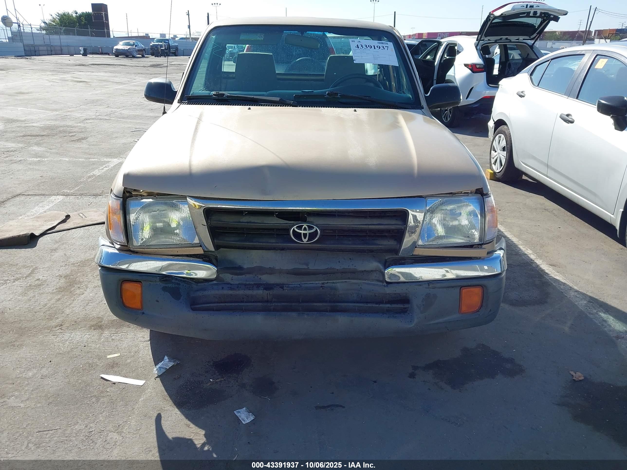 TOYOTA TACOMA image 6