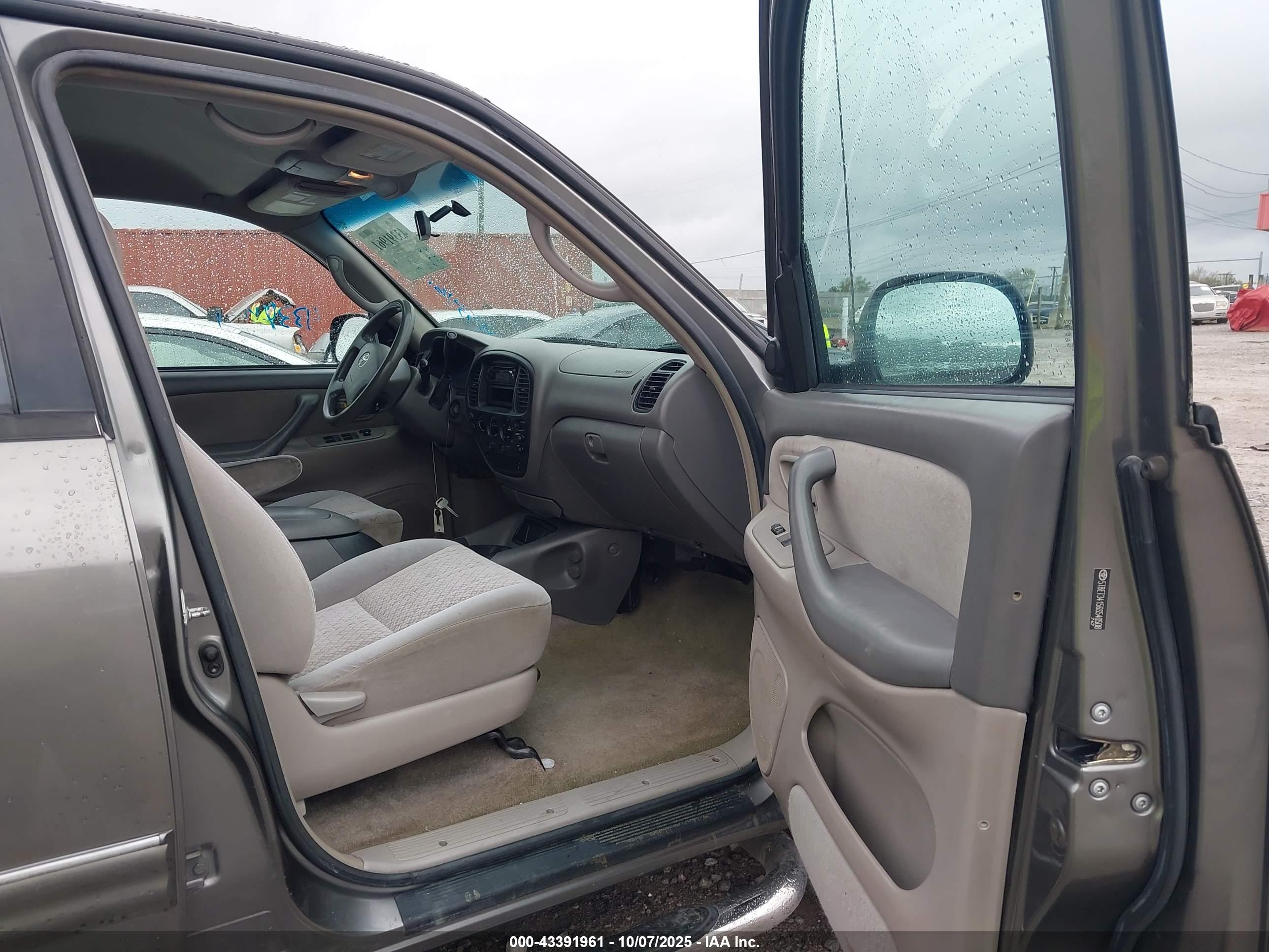 TOYOTA TUNDRA image 5