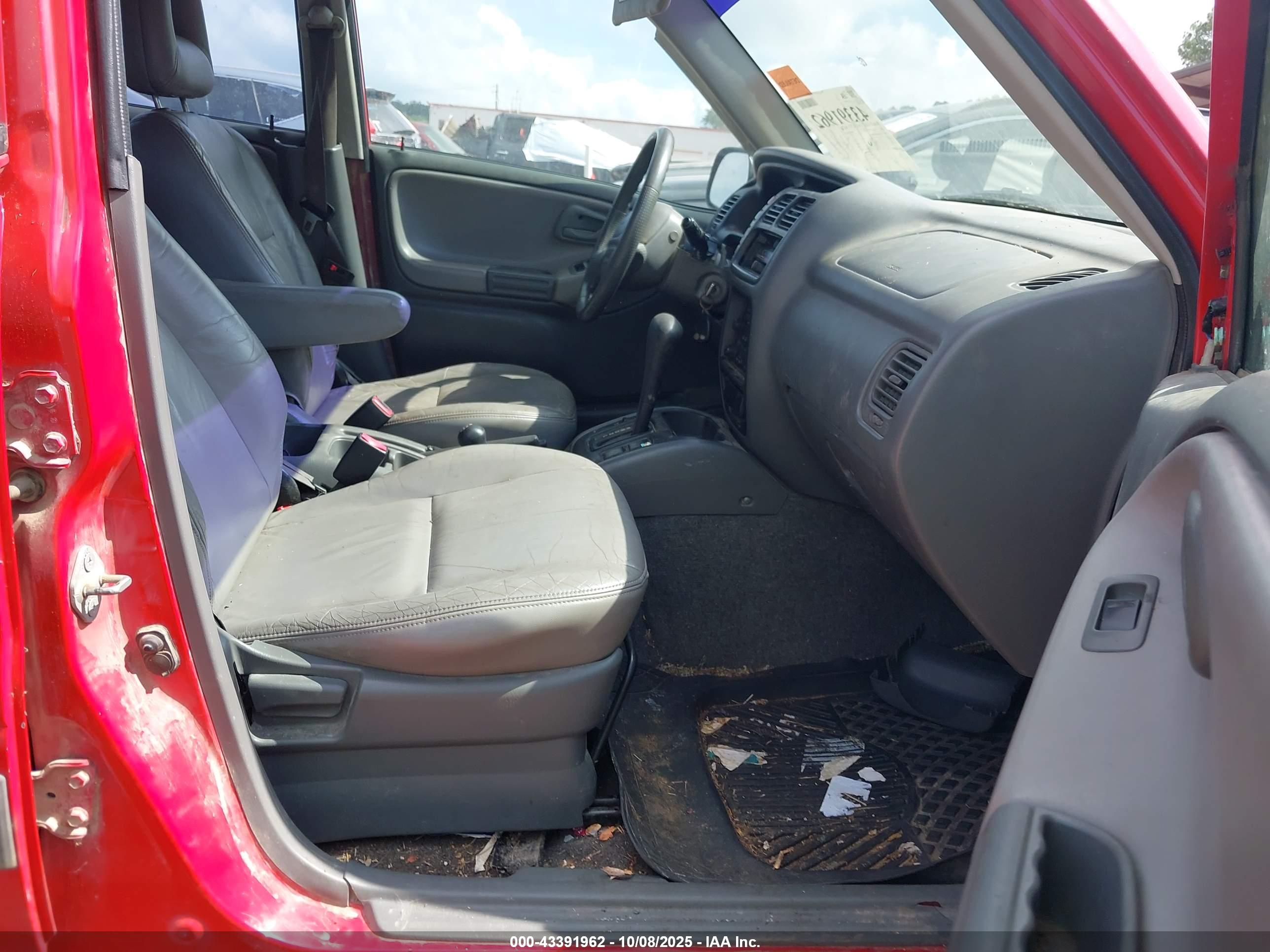CHEVROLET TRACKER image 5