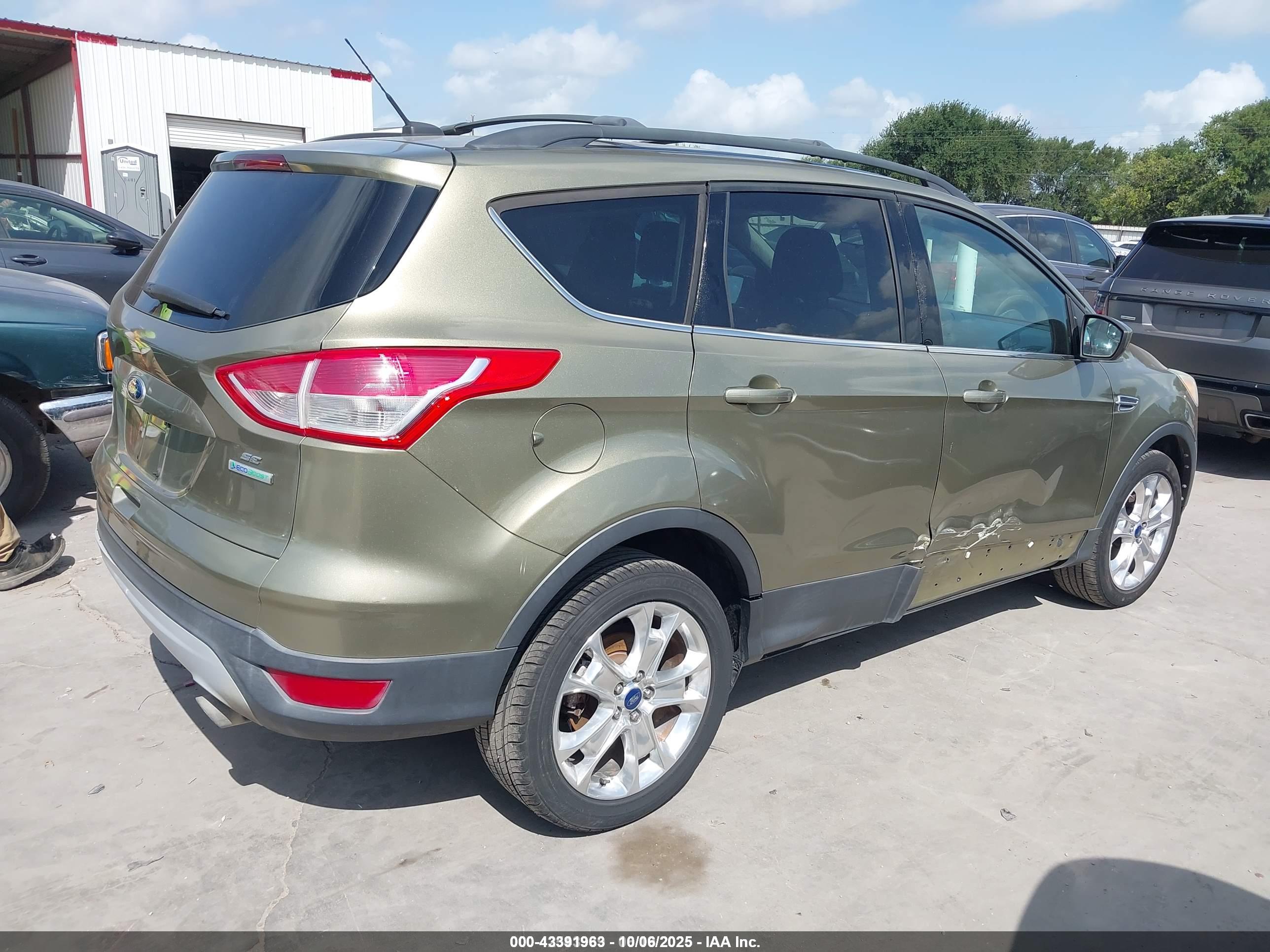 FORD ESCAPE image 4